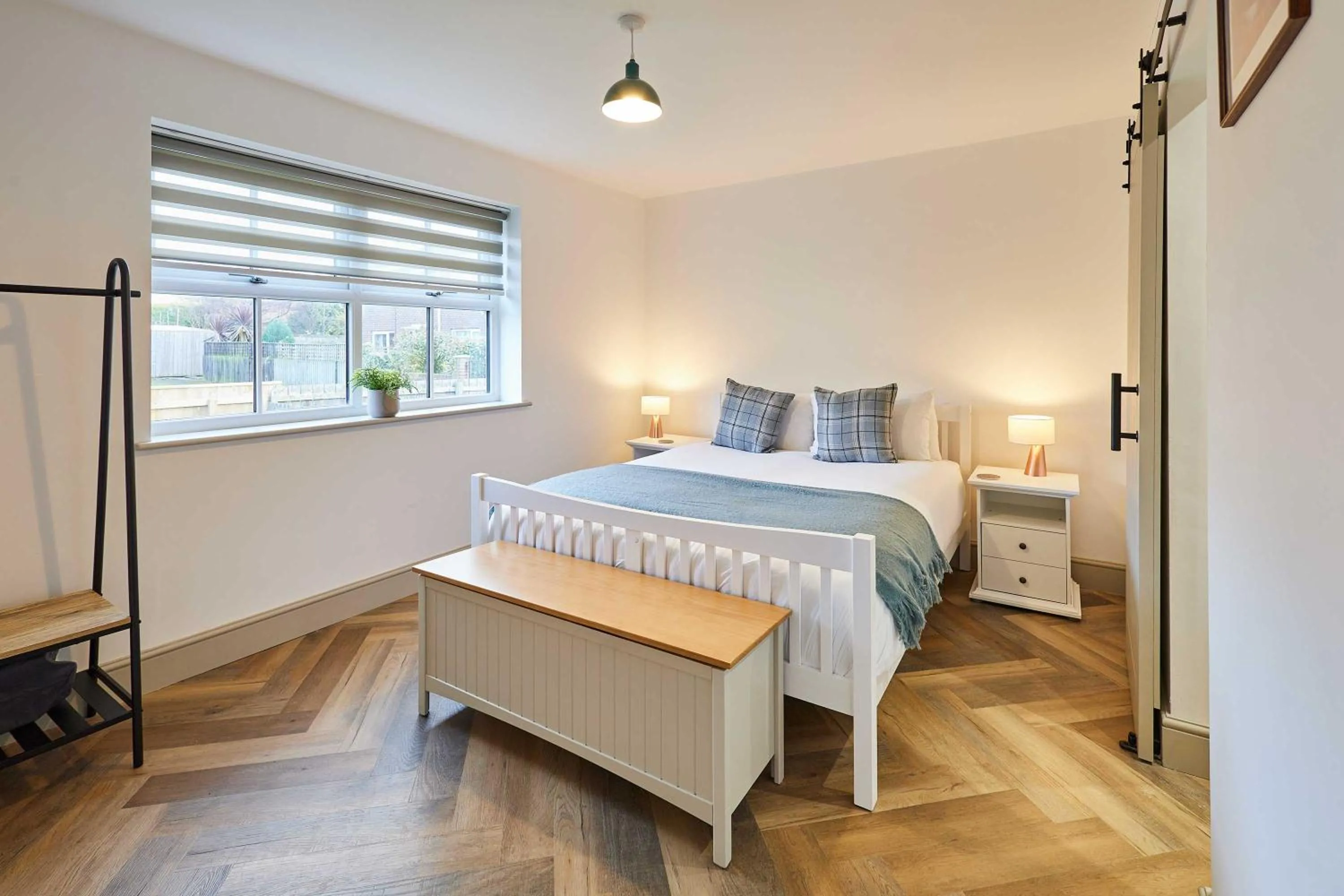 Host & Stay - Middle Cottage