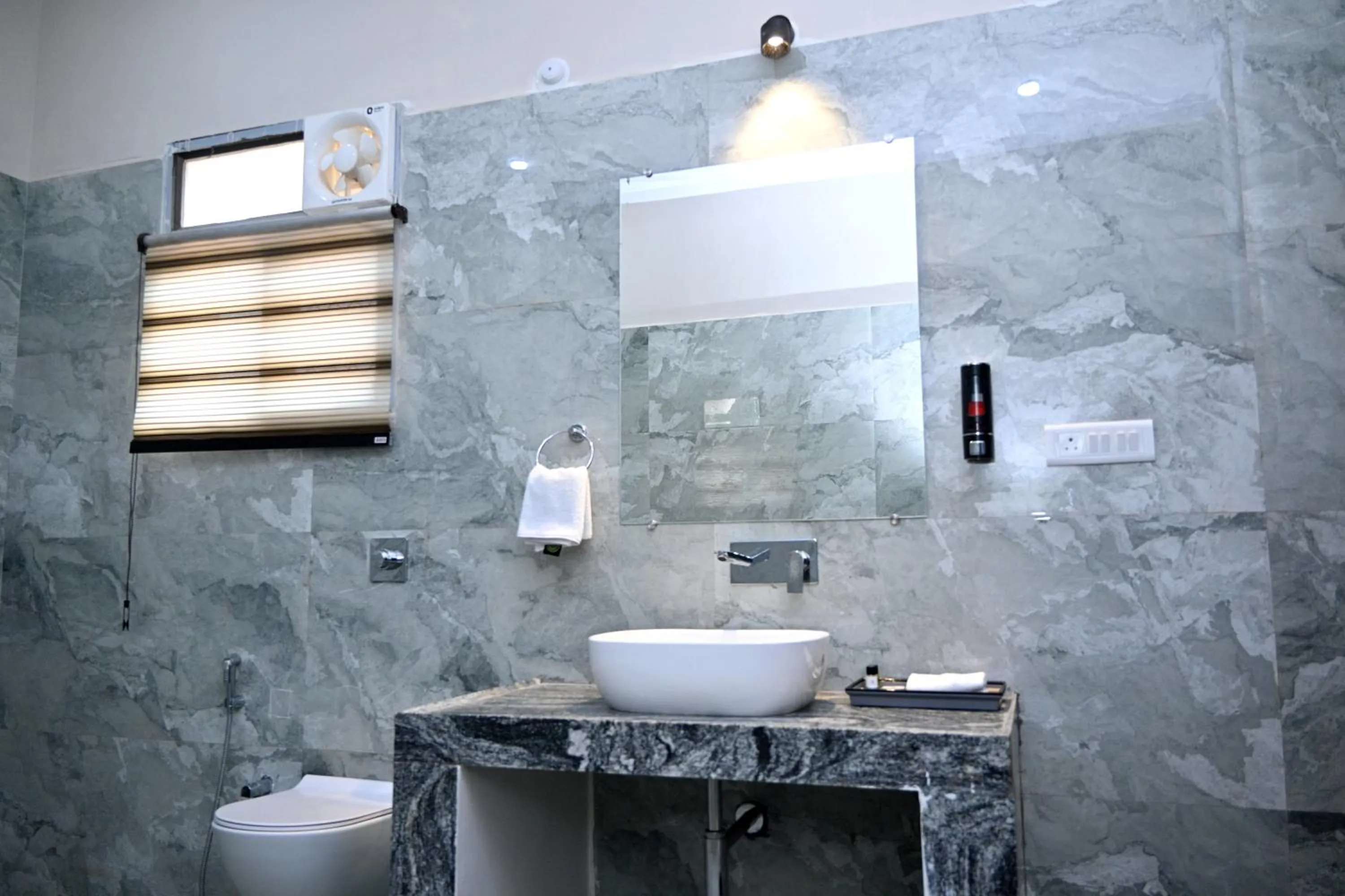 Bathroom in Bandhavgarh Tiger Resort