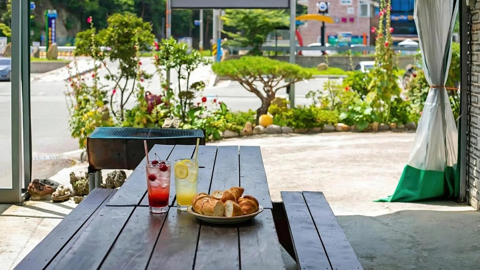 Property building in Samcheok Sol Beach Pension