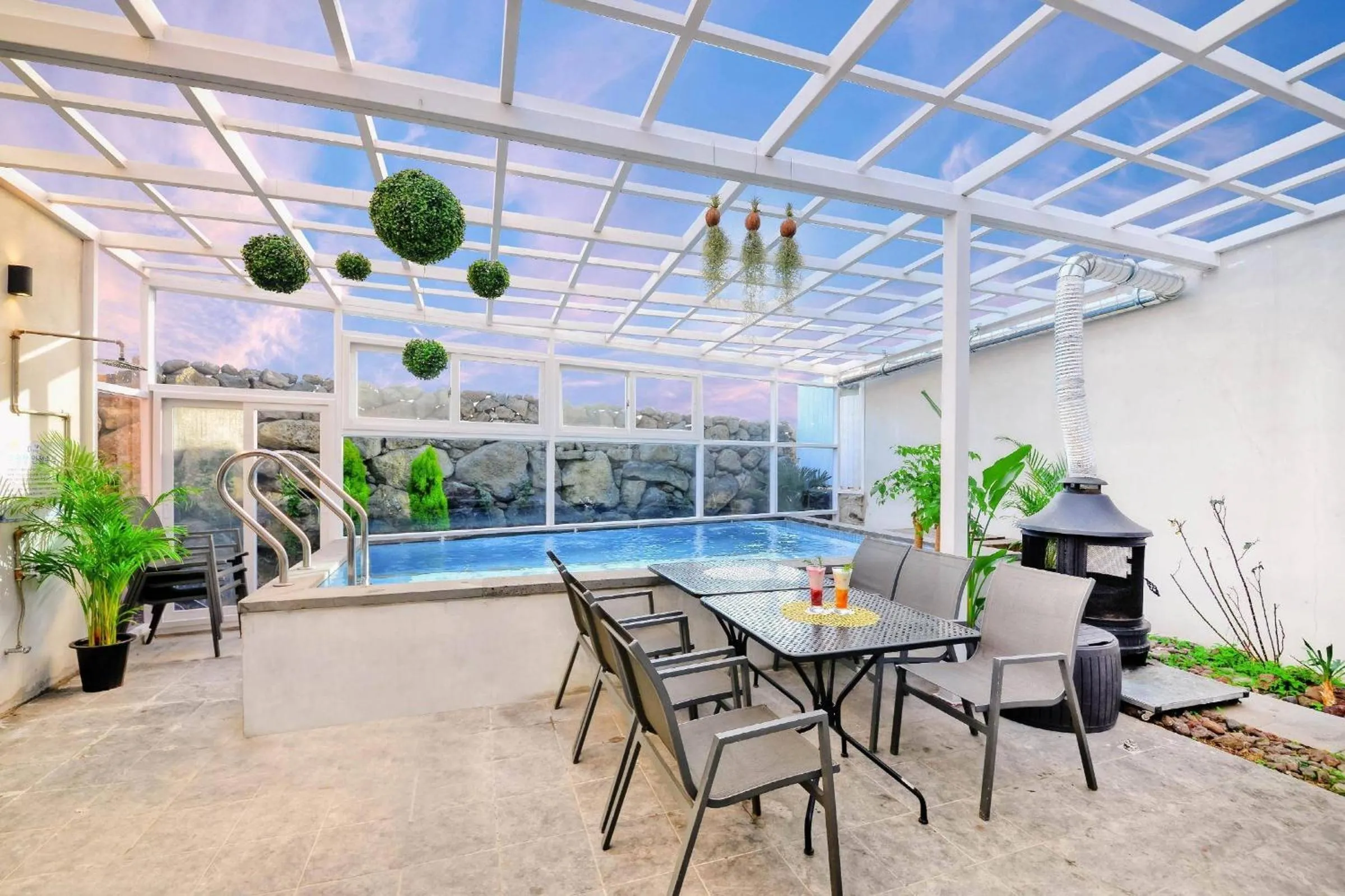 Property building in Seogwipo Dawa Pool Villa Pension