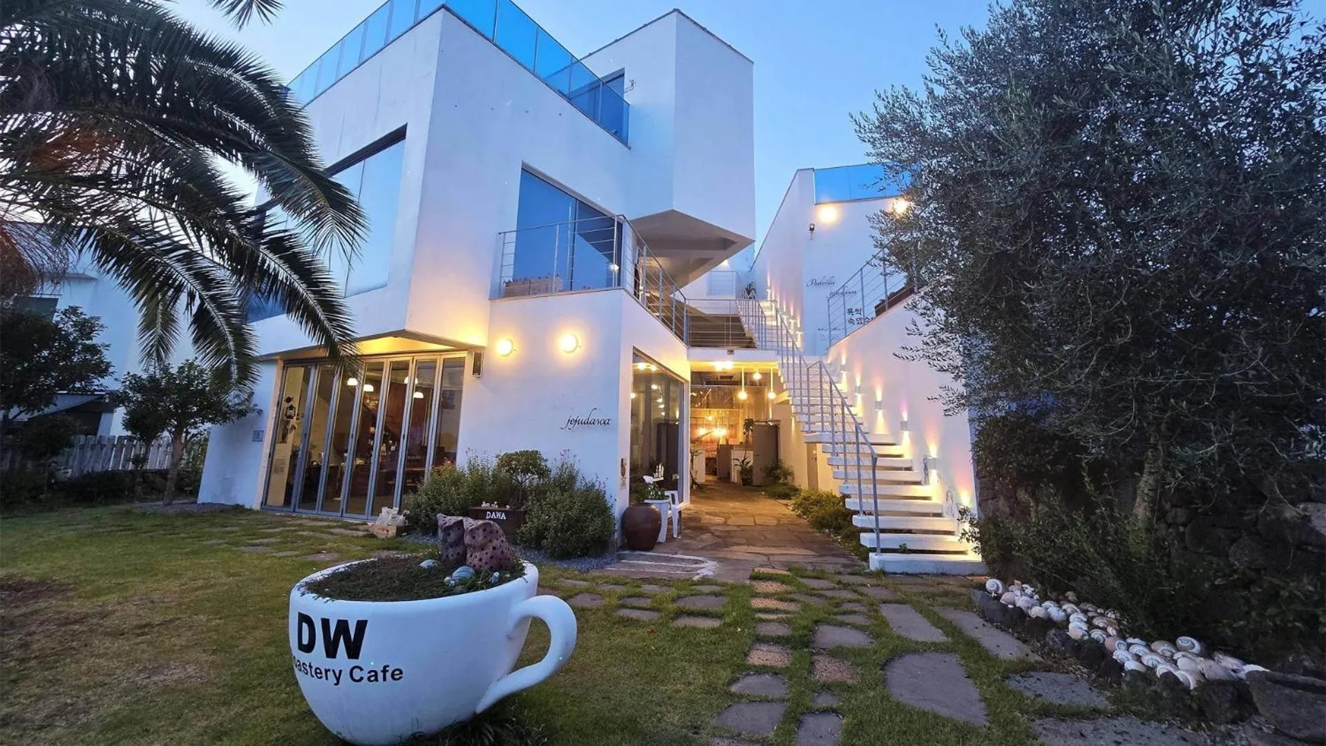 Property building in Seogwipo Dawa Pool Villa Pension