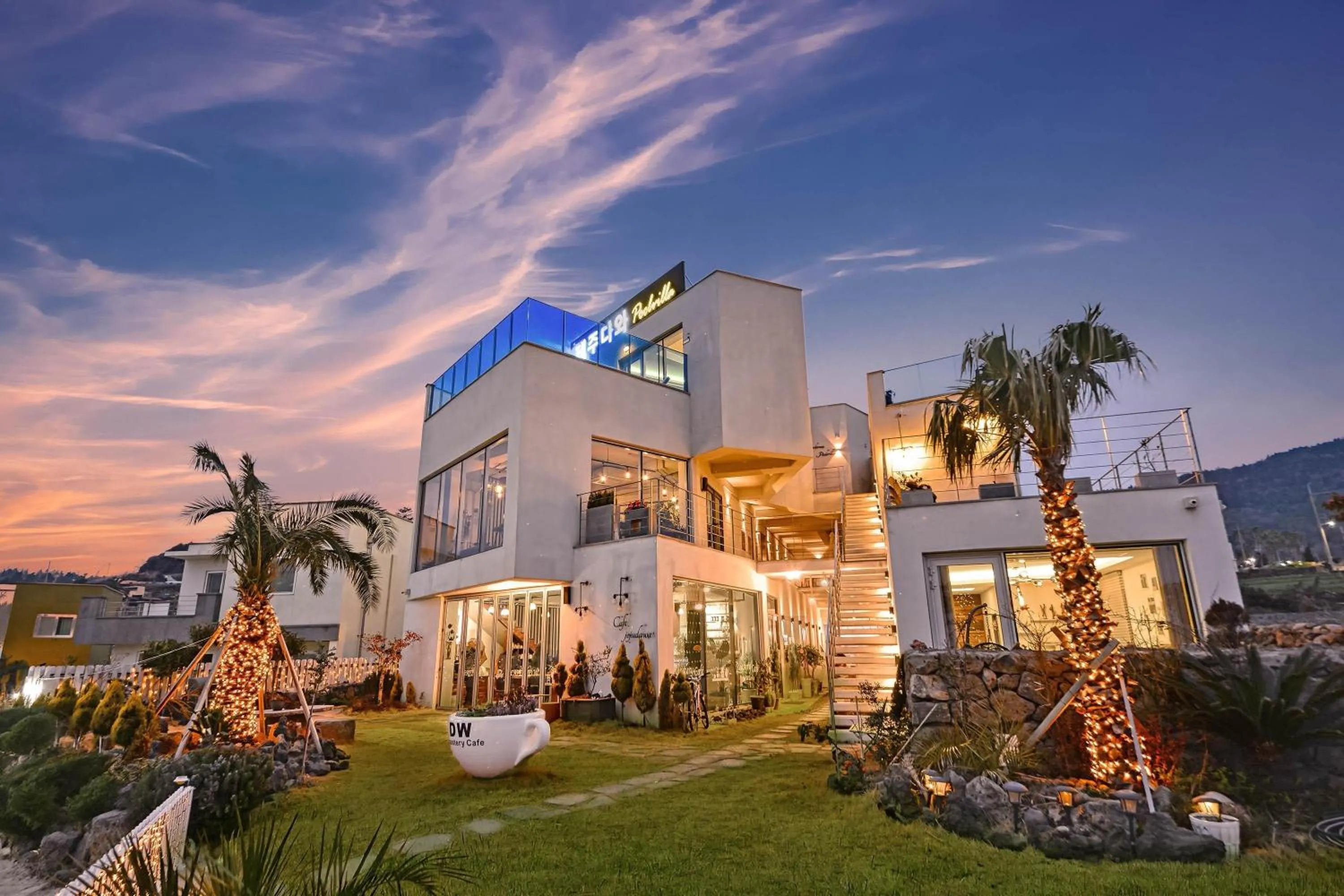 Property building in Seogwipo Dawa Pool Villa Pension