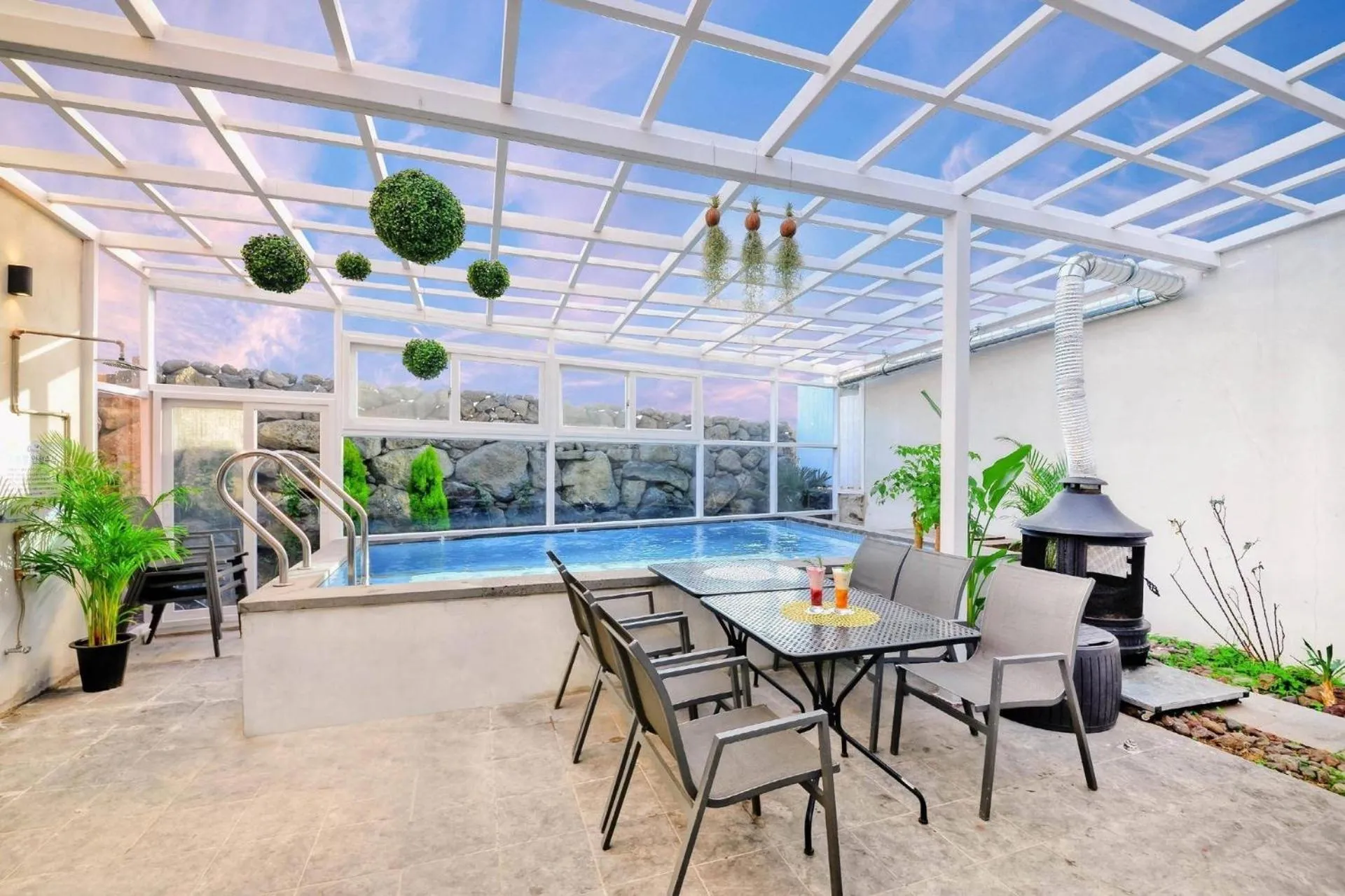 Property building in Seogwipo Dawa Pool Villa Pension