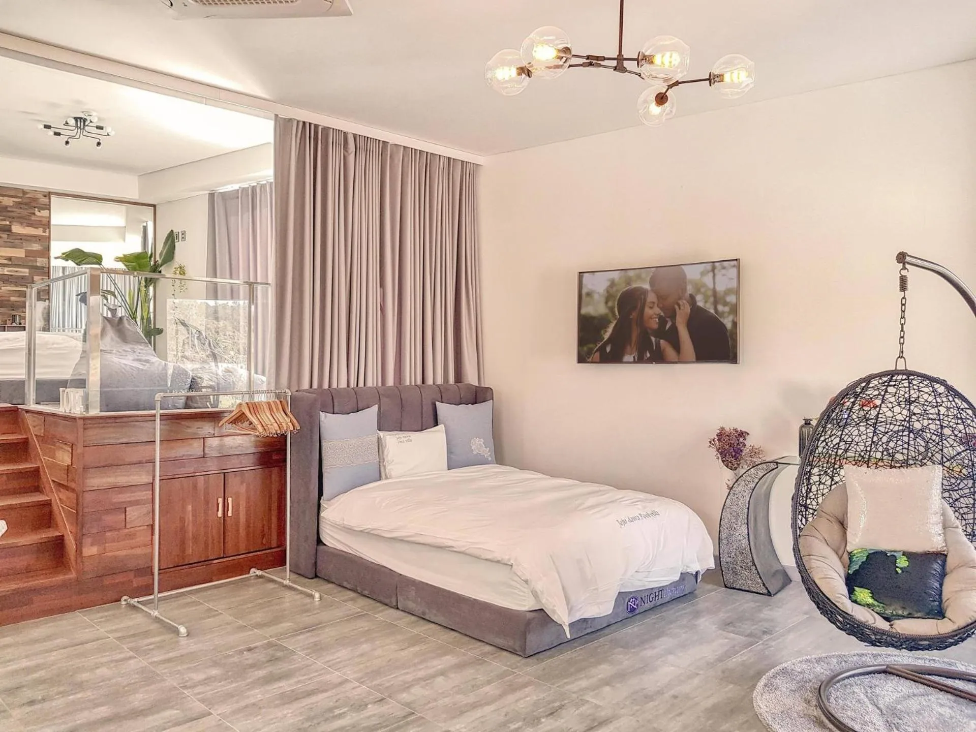 Property building, Bed in Seogwipo Dawa Pool Villa Pension