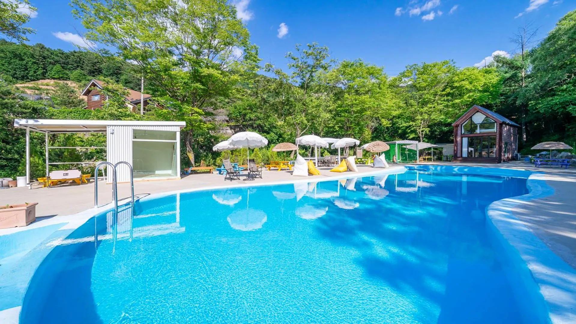 Property building in yangpyeong seojongpool pet pension
