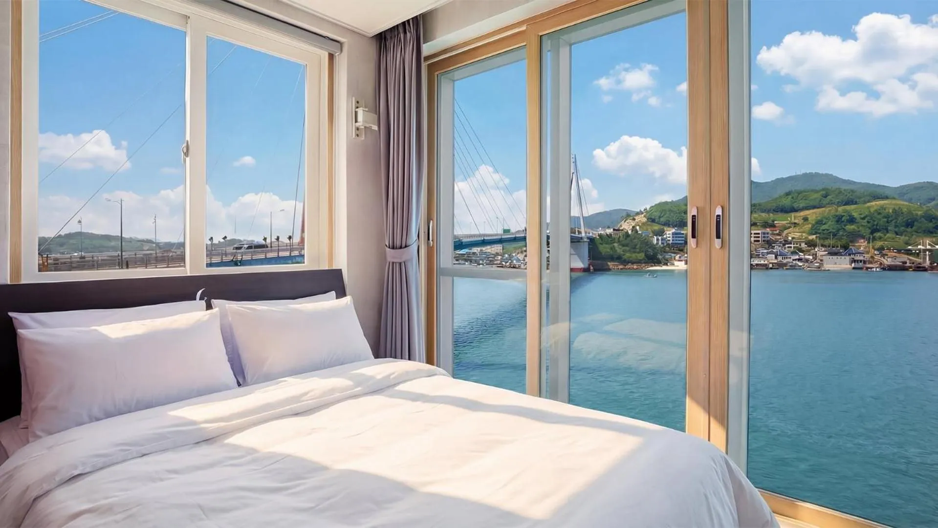 Property building, Bed in Yeosu Janggun Island Pension