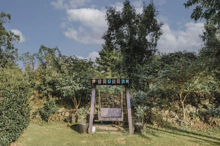 Property building in Jeju Supgol dokchae Pension