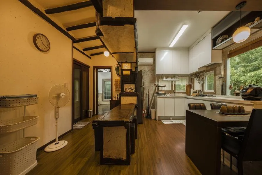 Property building in Jeju Supgol dokchae Pension