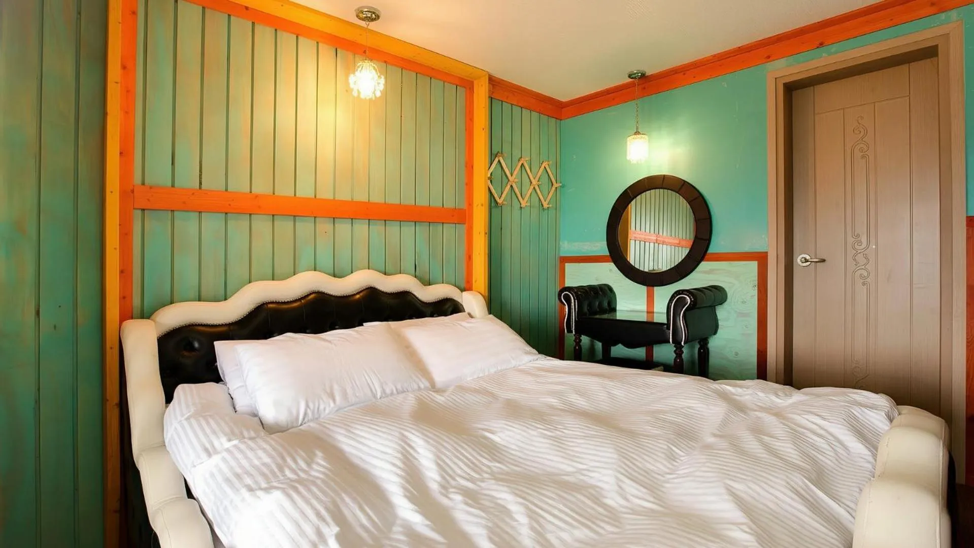 Property building, Bed in Gyeongju B House Pension