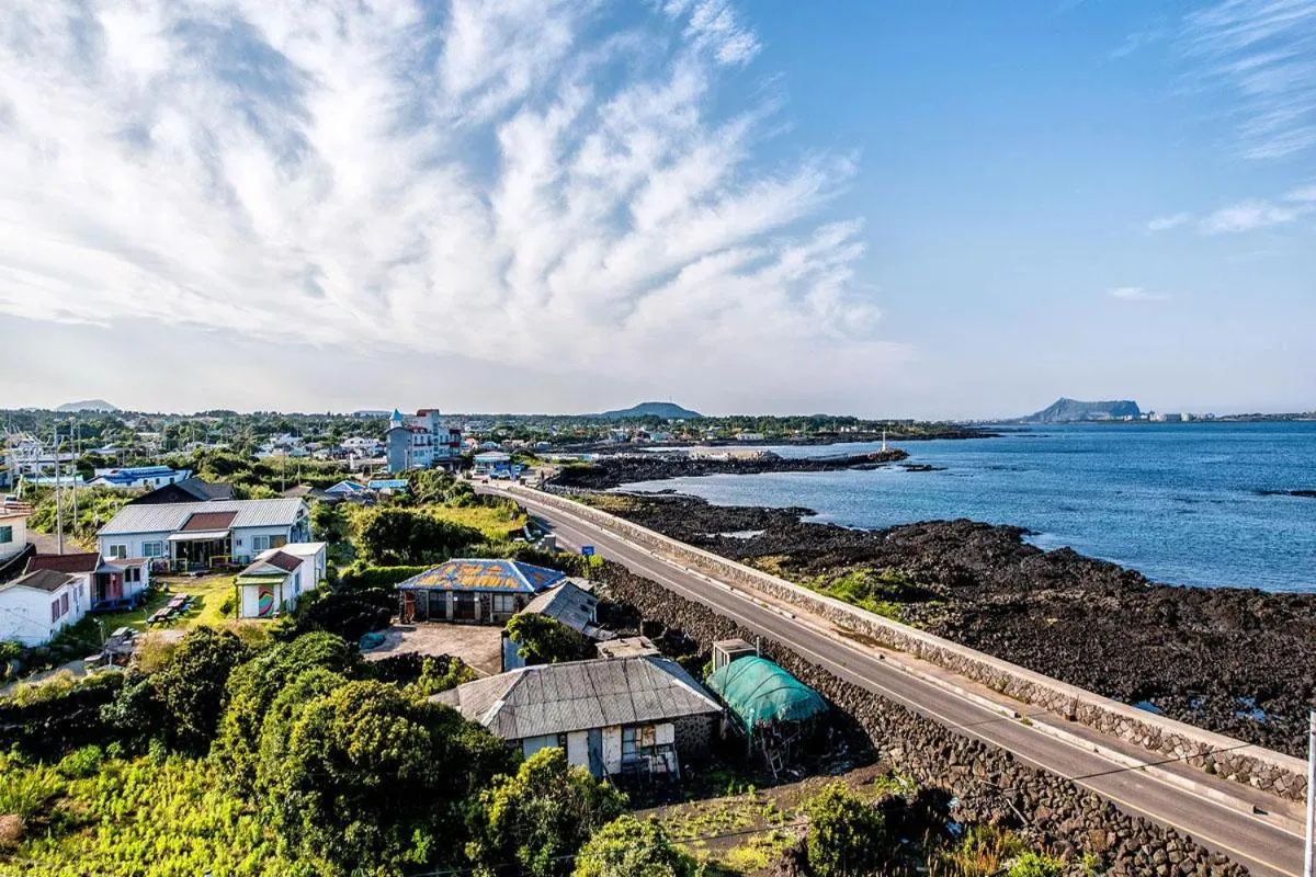 Property building in Seogwipo Gaetkeusi Pension