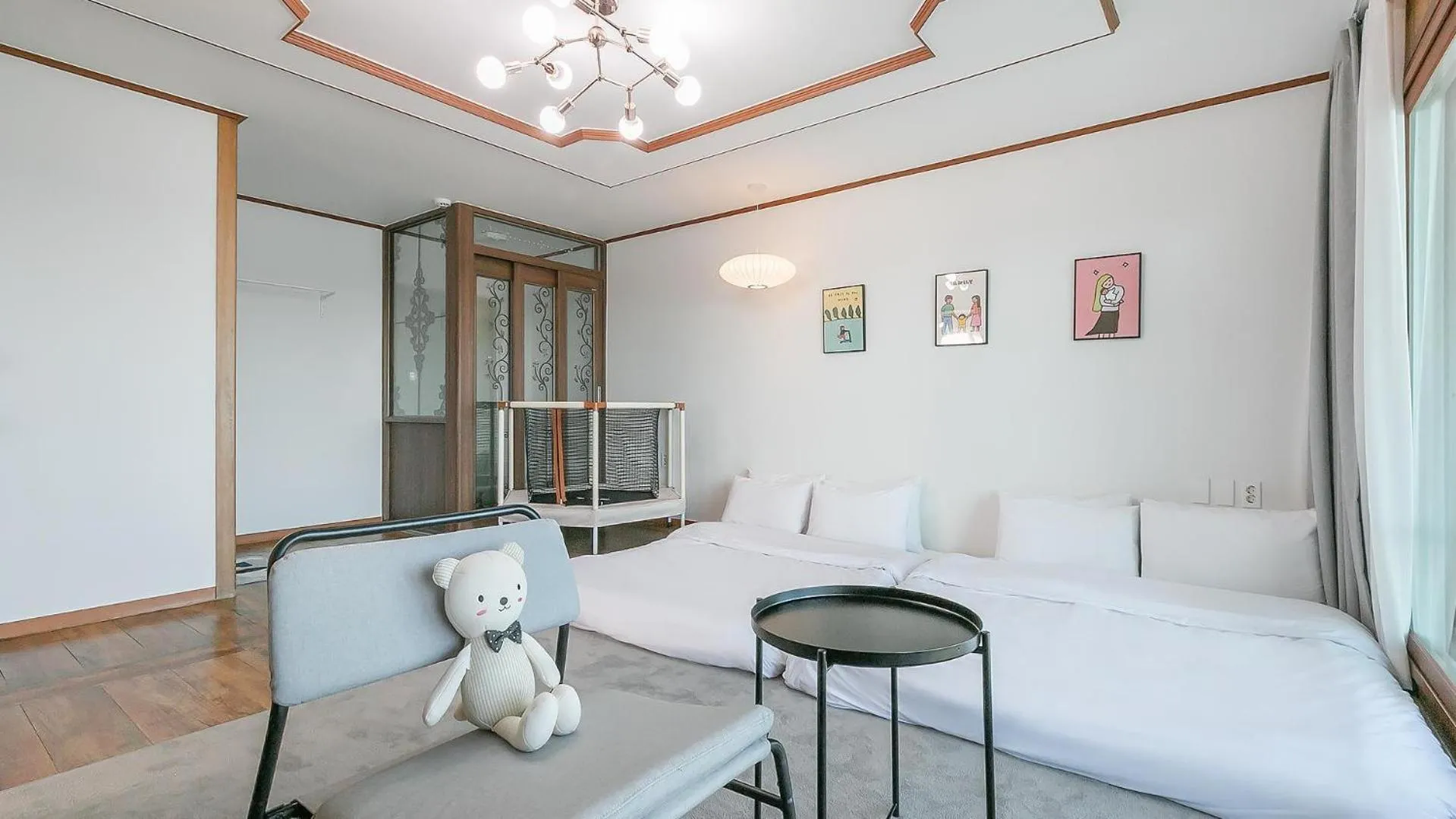 Property building, Bed in Jeju Kidsgajok badatgahauseu