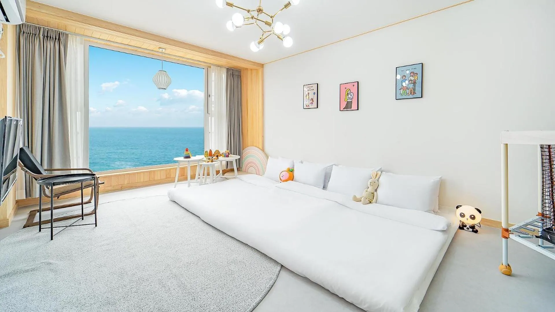Property building, Bed in Jeju Kidsgajok badatgahauseu