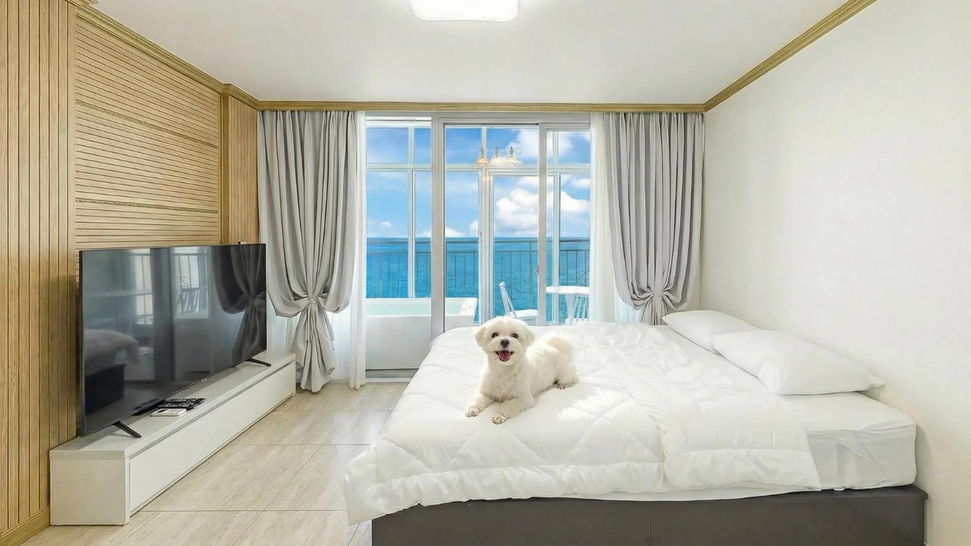 Property building, Bed in Yeosu Nukim Pension
