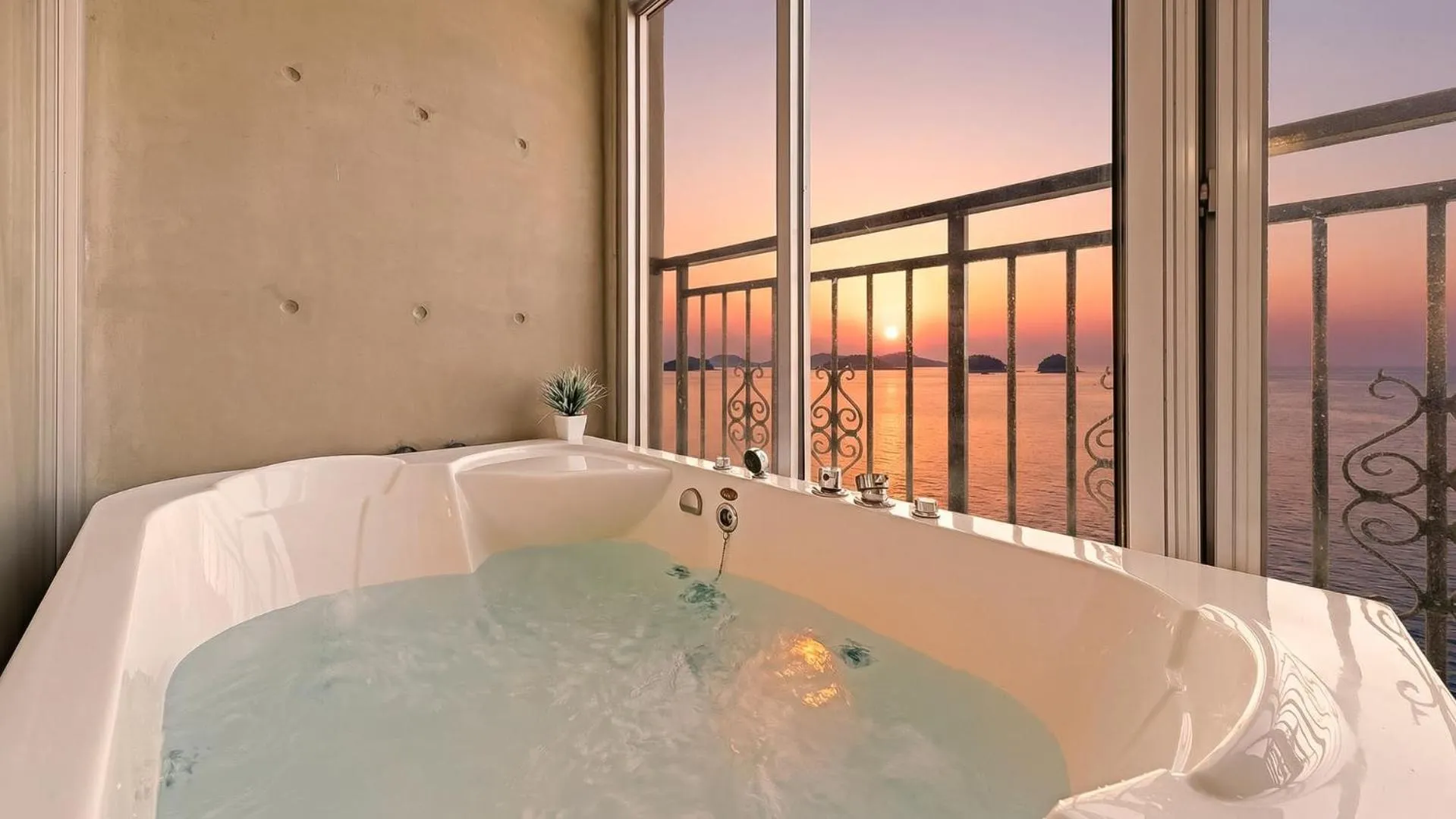 Property building in Yeosu Nukim Pension