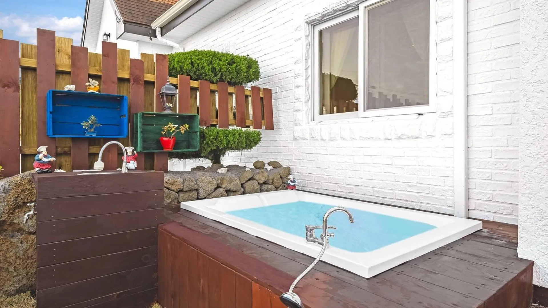 Property building in Jeju Dalbaekstay