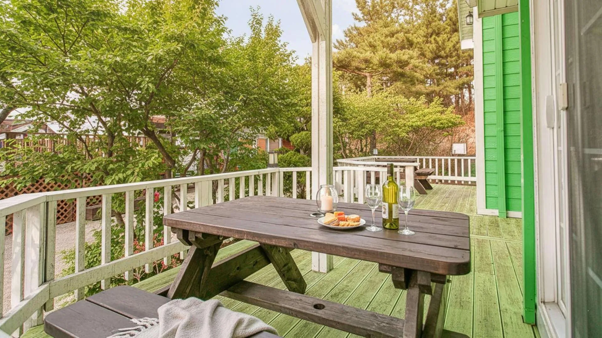 Property building in Youngheungdo Roma Spa Pension