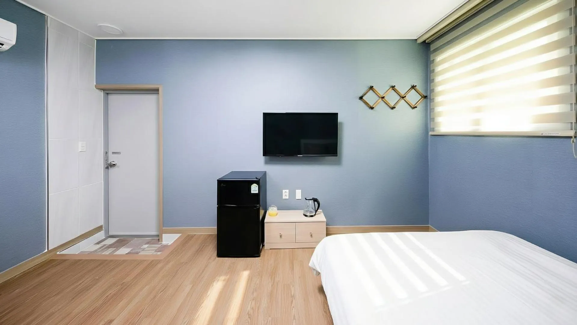 Property building, Bed in Yeosu Trip Pension