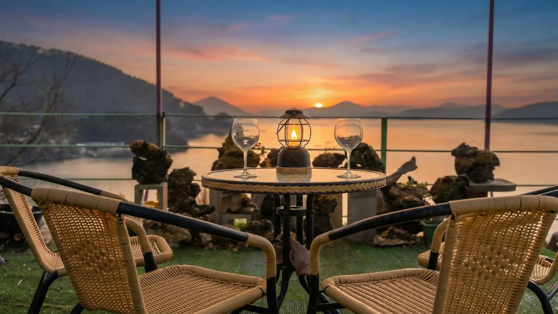 Property building in Geojedo Raonhiljo pollvilla Pension