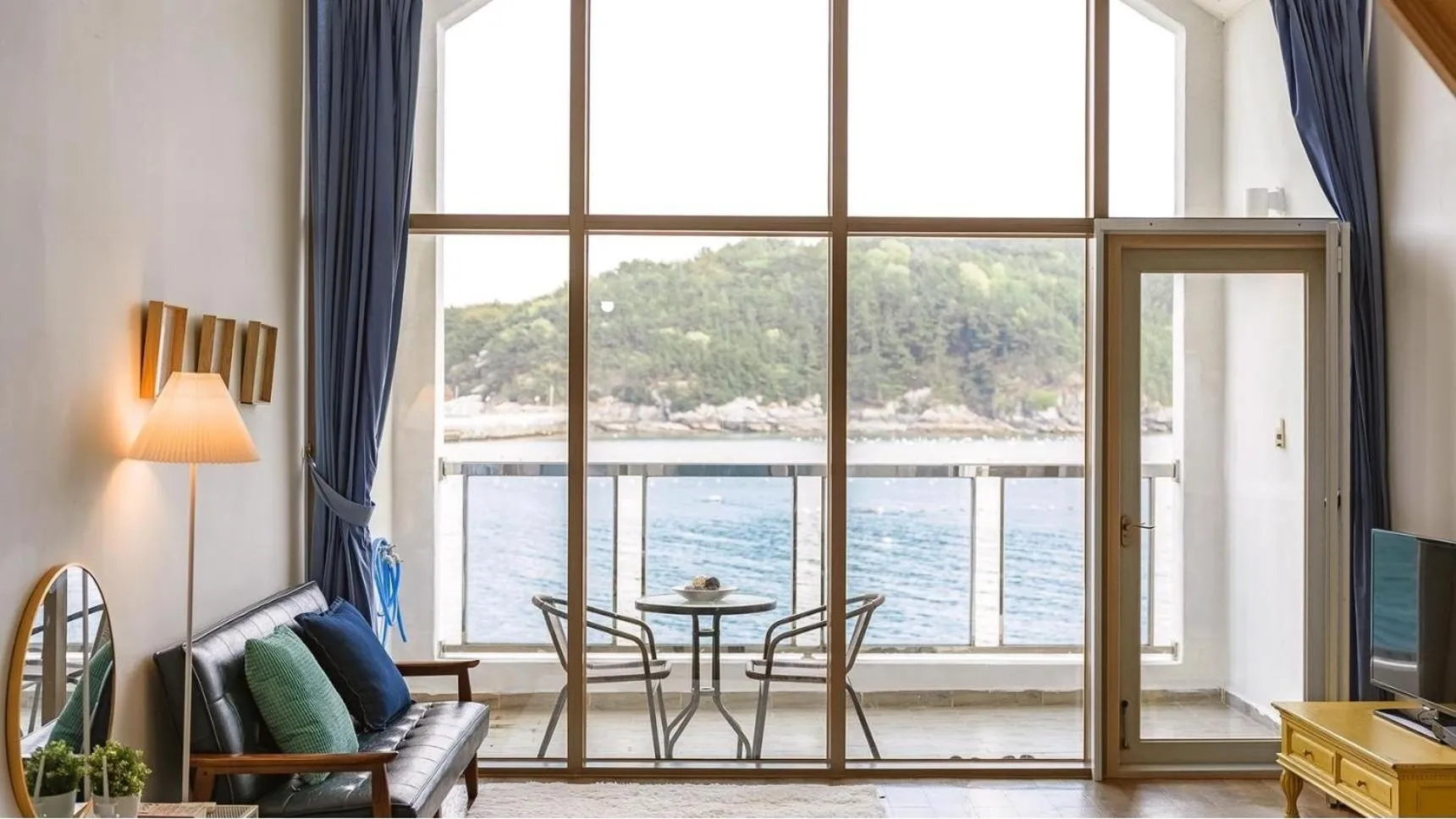 Property building in Tongyeong Maremio Oceanview Pension