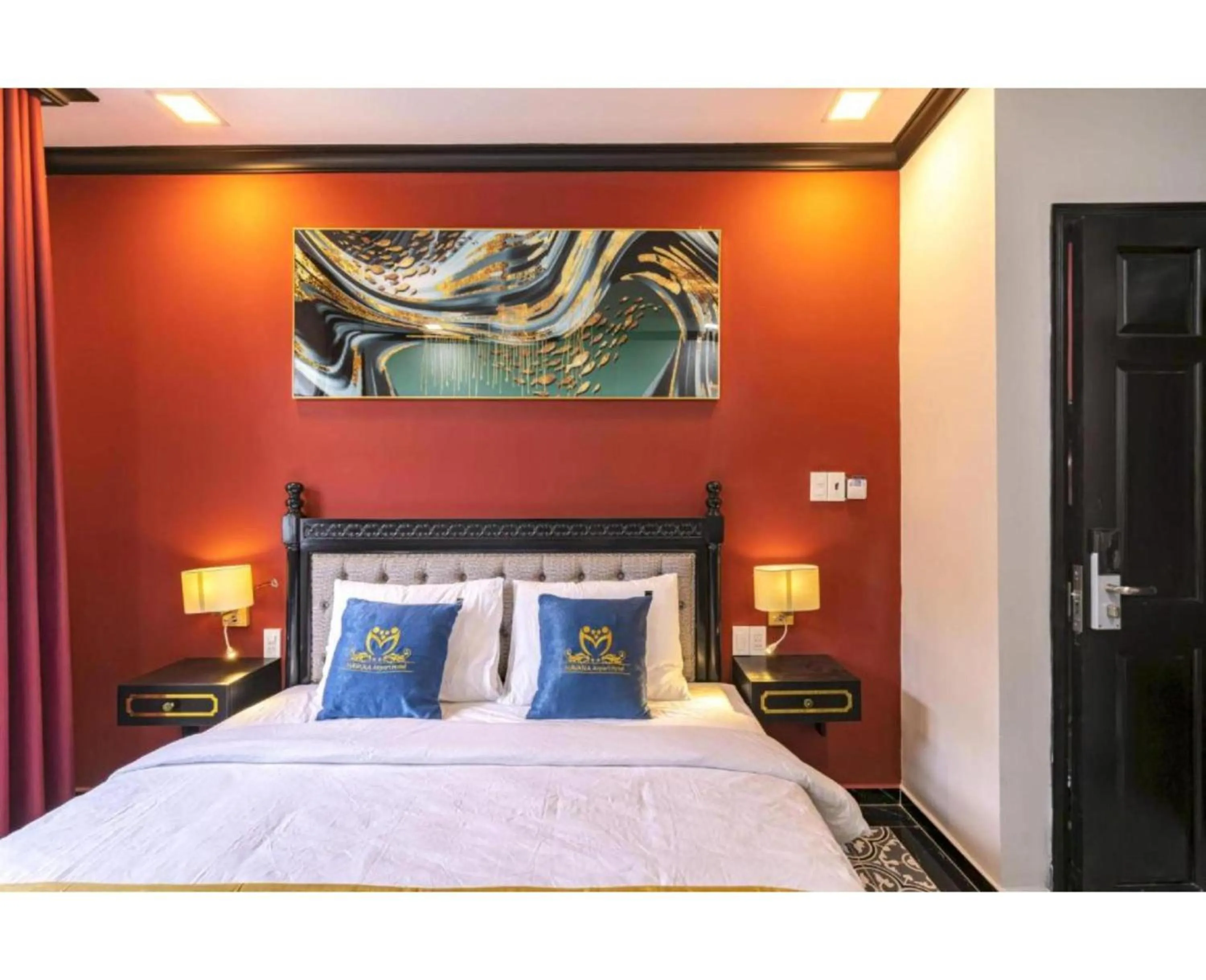 Bedroom, Bed in Dancentre Airport Stays - Vyvy Hotel