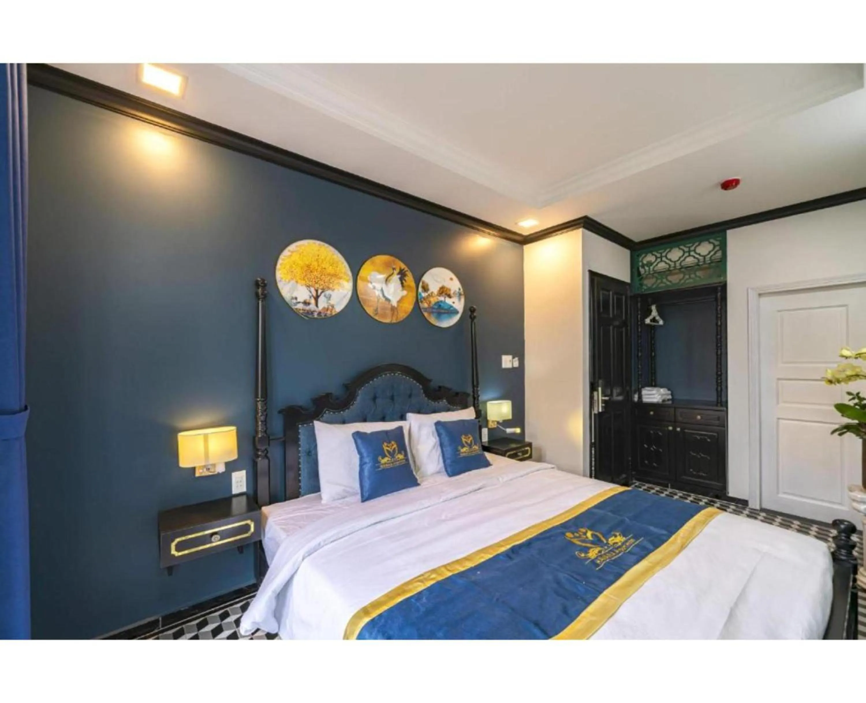 Bedroom, Bed in Dancentre Airport Stays - Vyvy Hotel