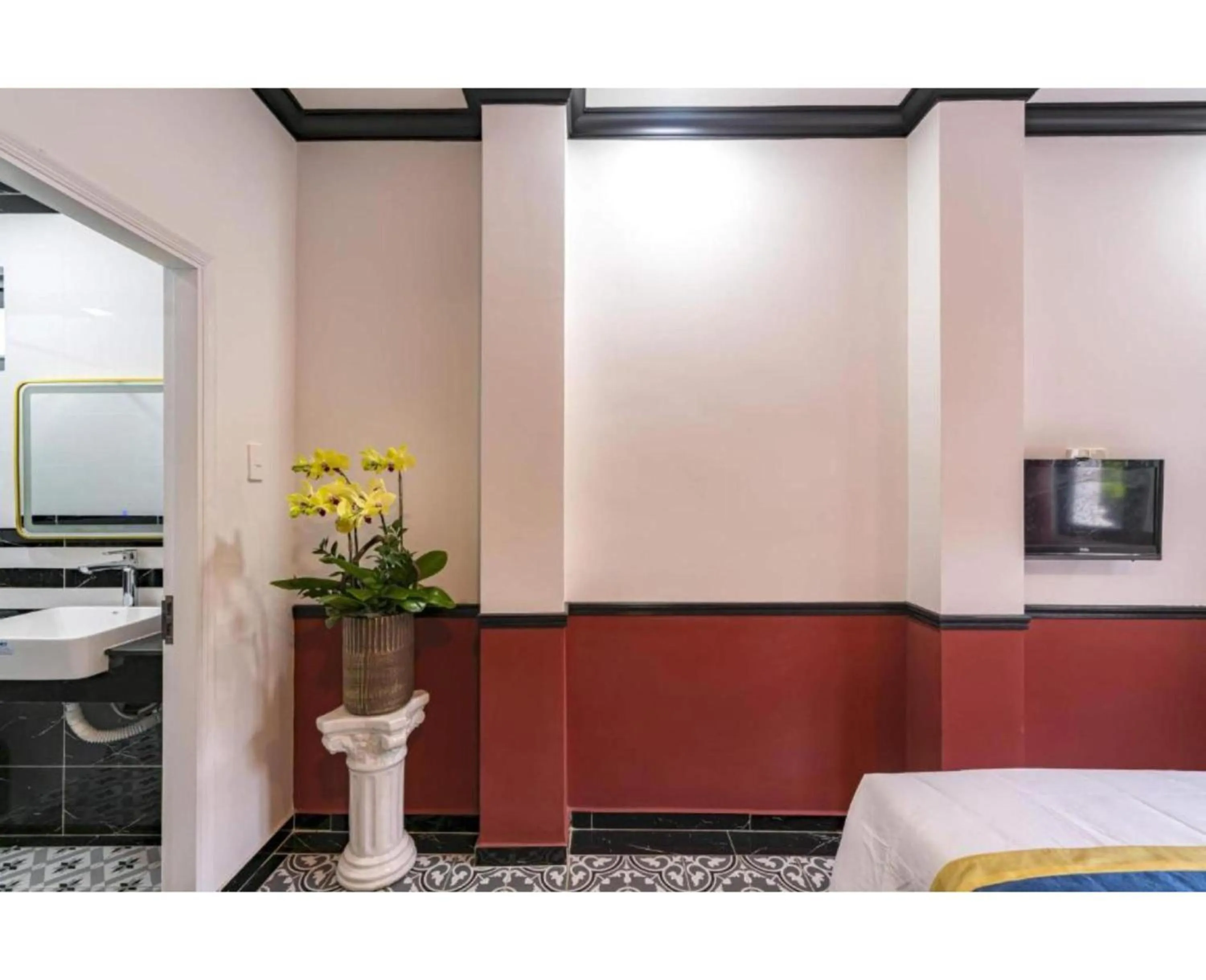 Lobby or reception in Dancentre Airport Stays - Vyvy Hotel