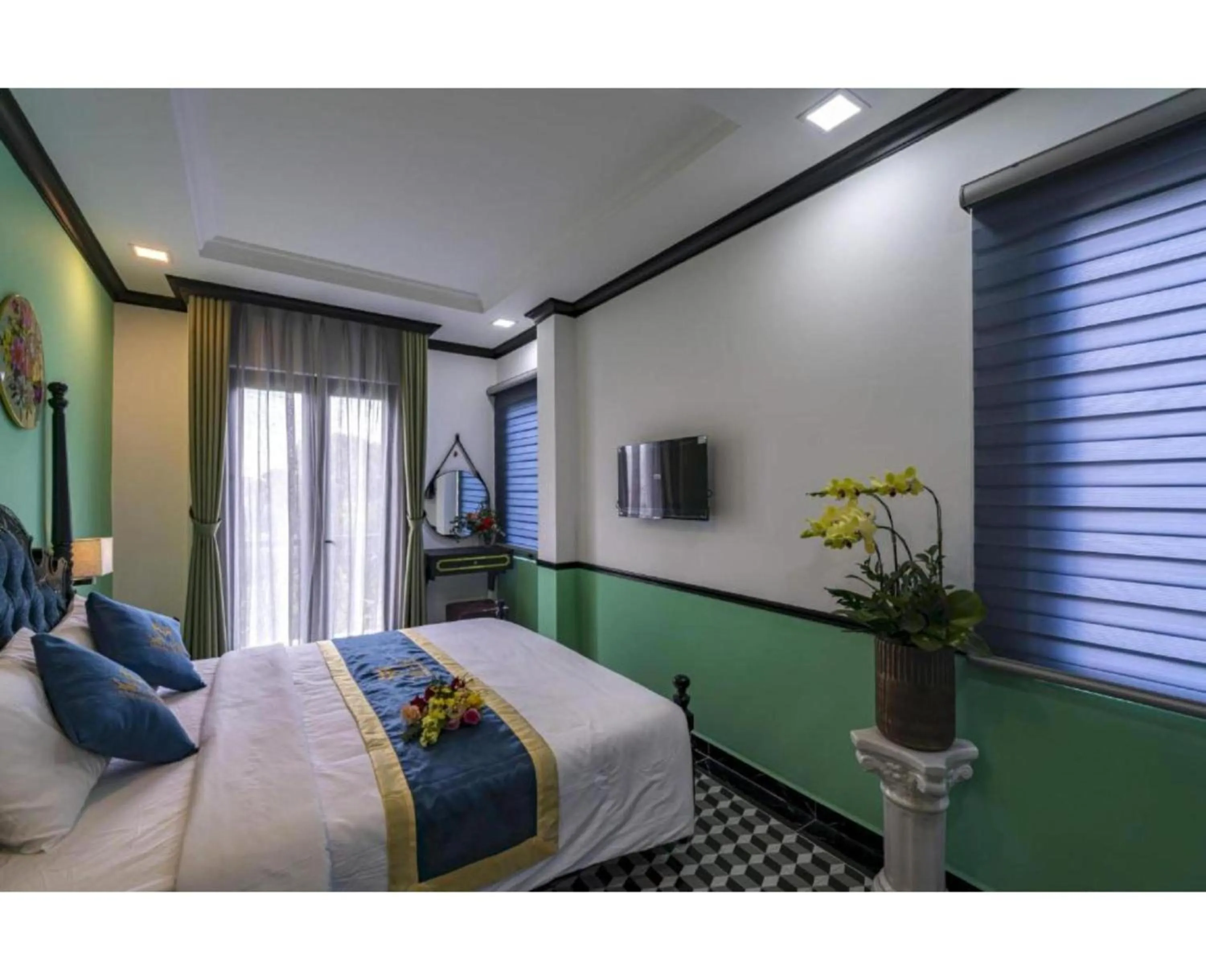 Bedroom, Bed in Dancentre Airport Stays - Vyvy Hotel
