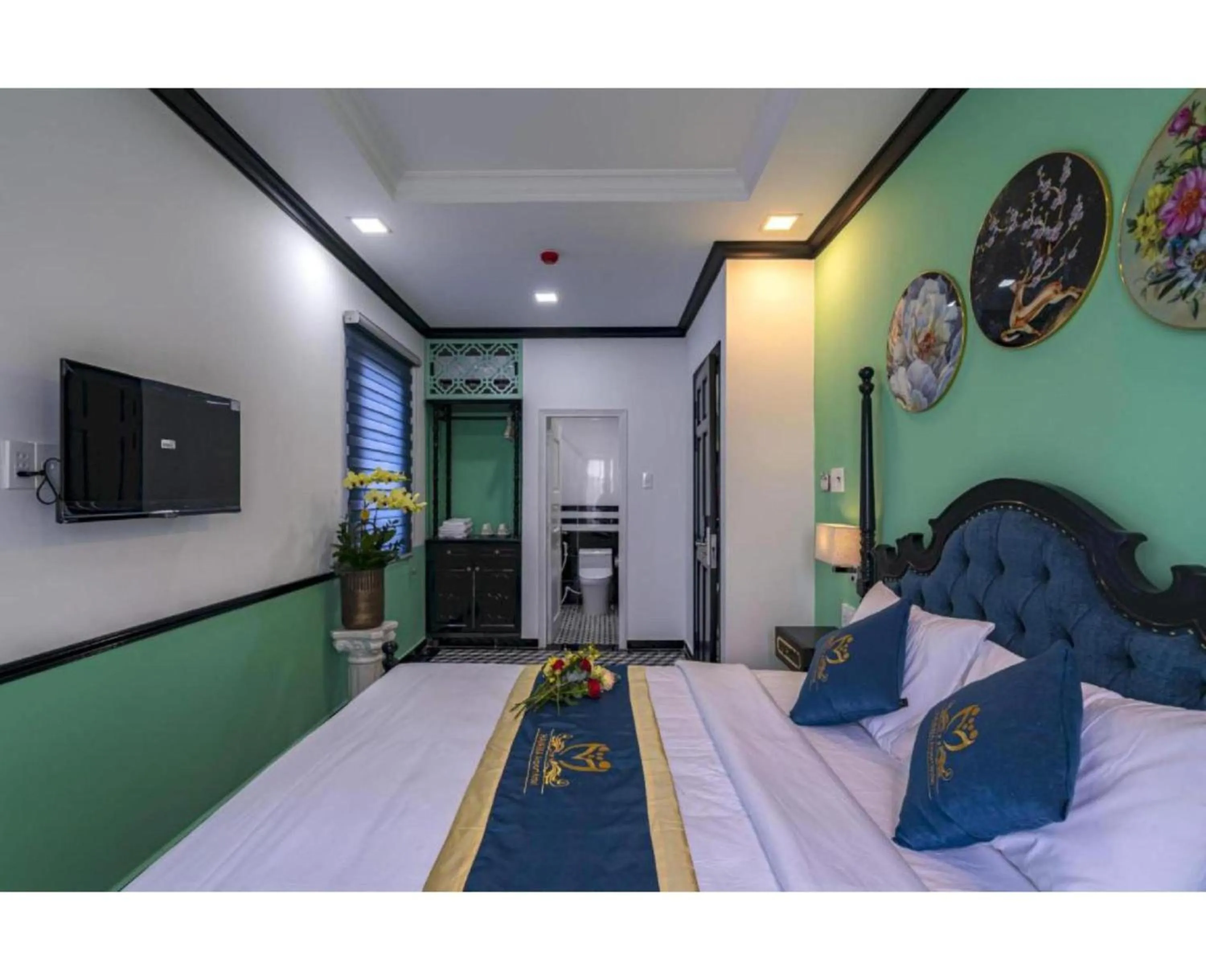Bedroom, Bed in Dancentre Airport Stays - Vyvy Hotel