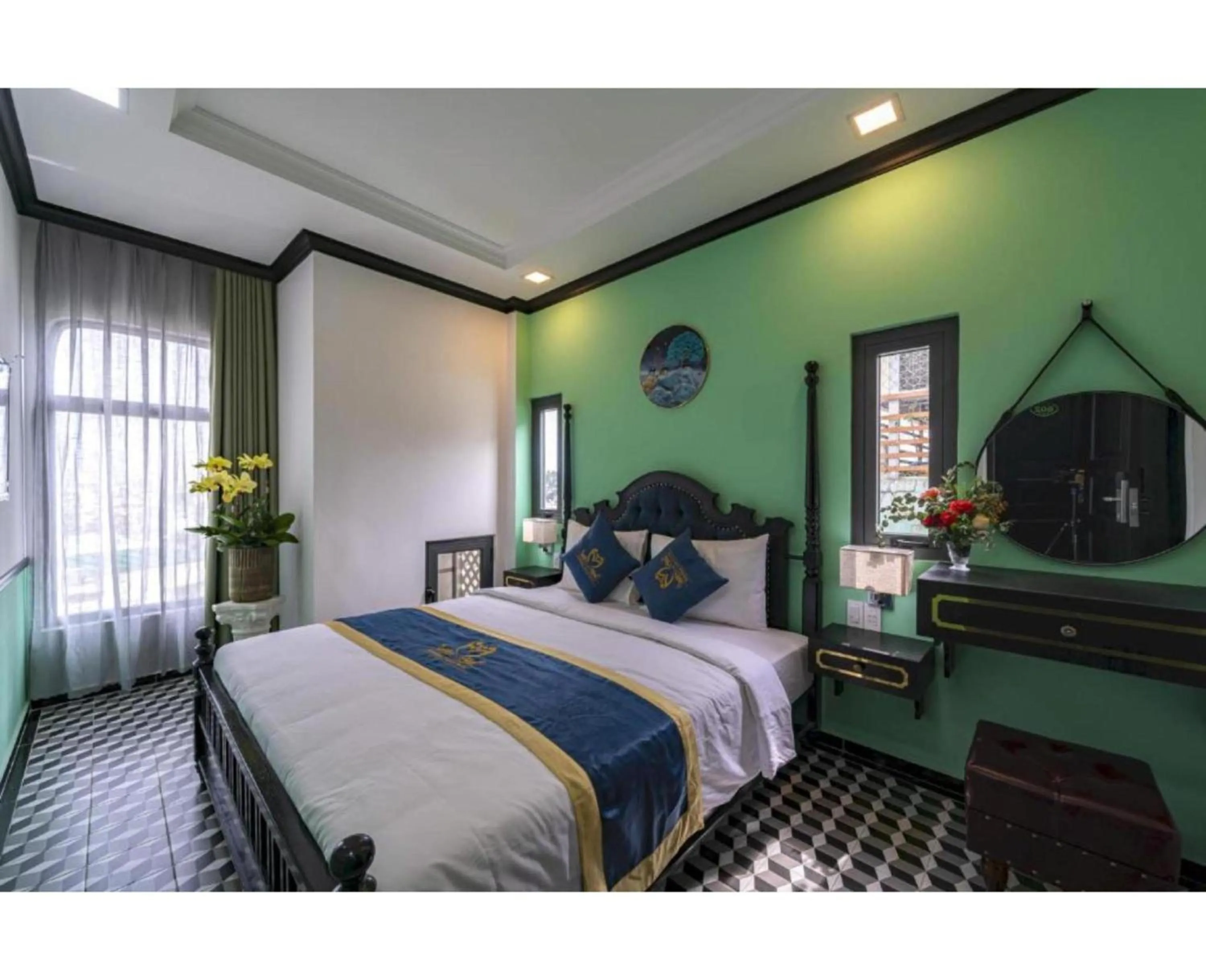 View (from property/room), Bed in Dancentre Airport Stays - Vyvy Hotel