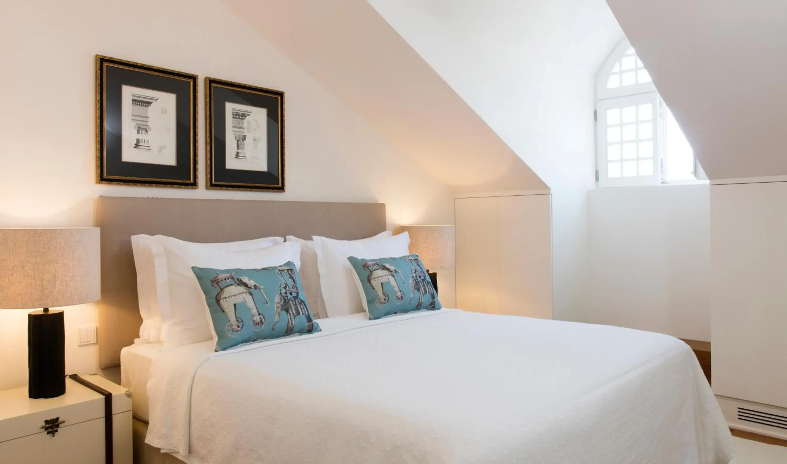 Bed in Bordoy Grand House Algarve Bed in Bordoy Grand House Algarve