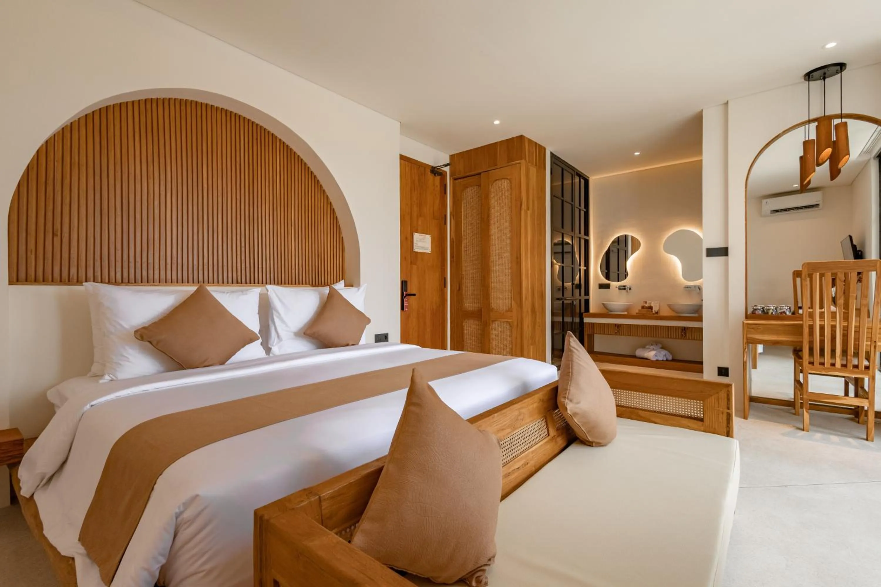 Photo of the whole room, Bed in Oh!Julia Hotel Komodo