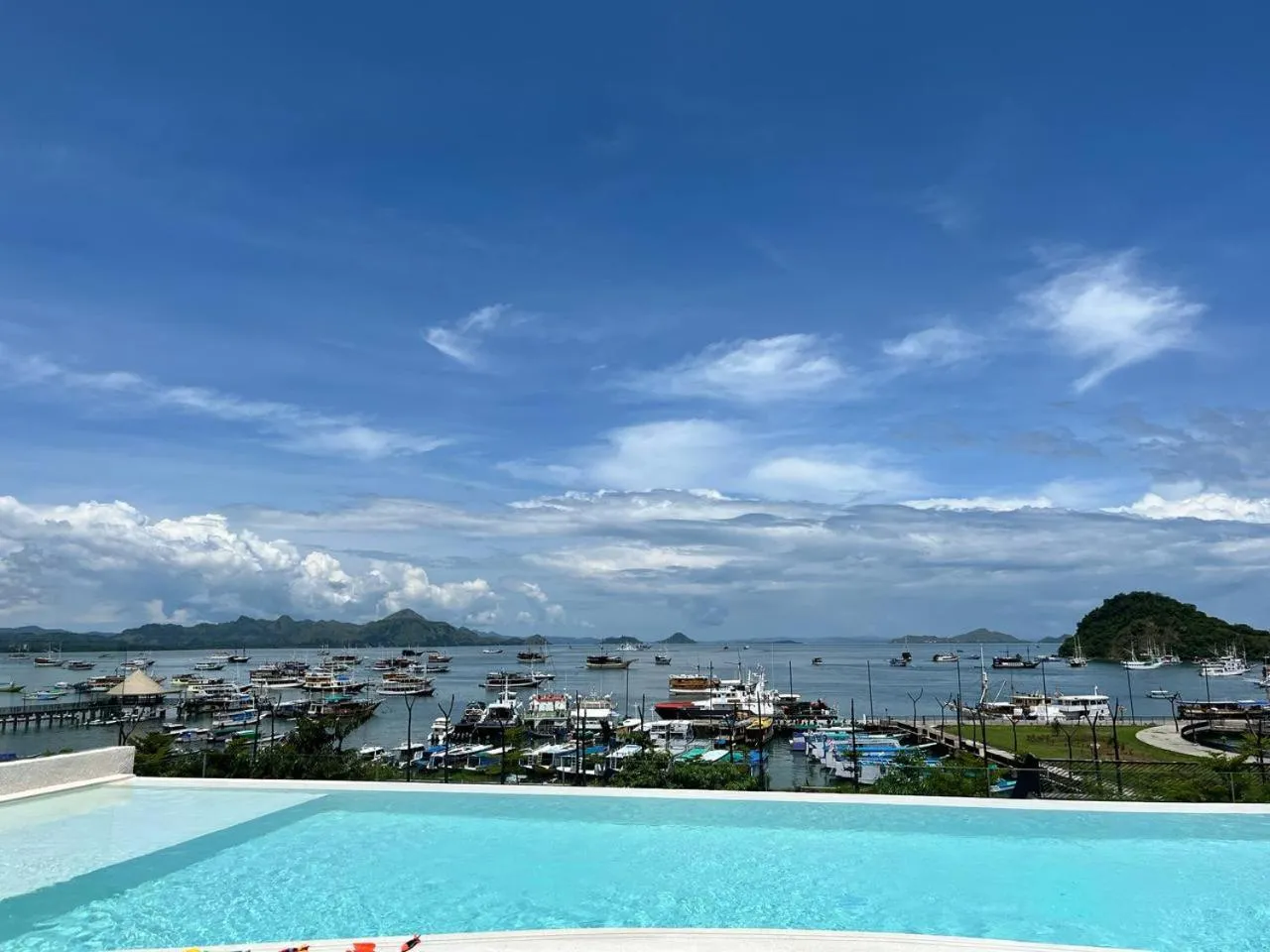 Swimming pool in Oh!Julia Hotel Komodo