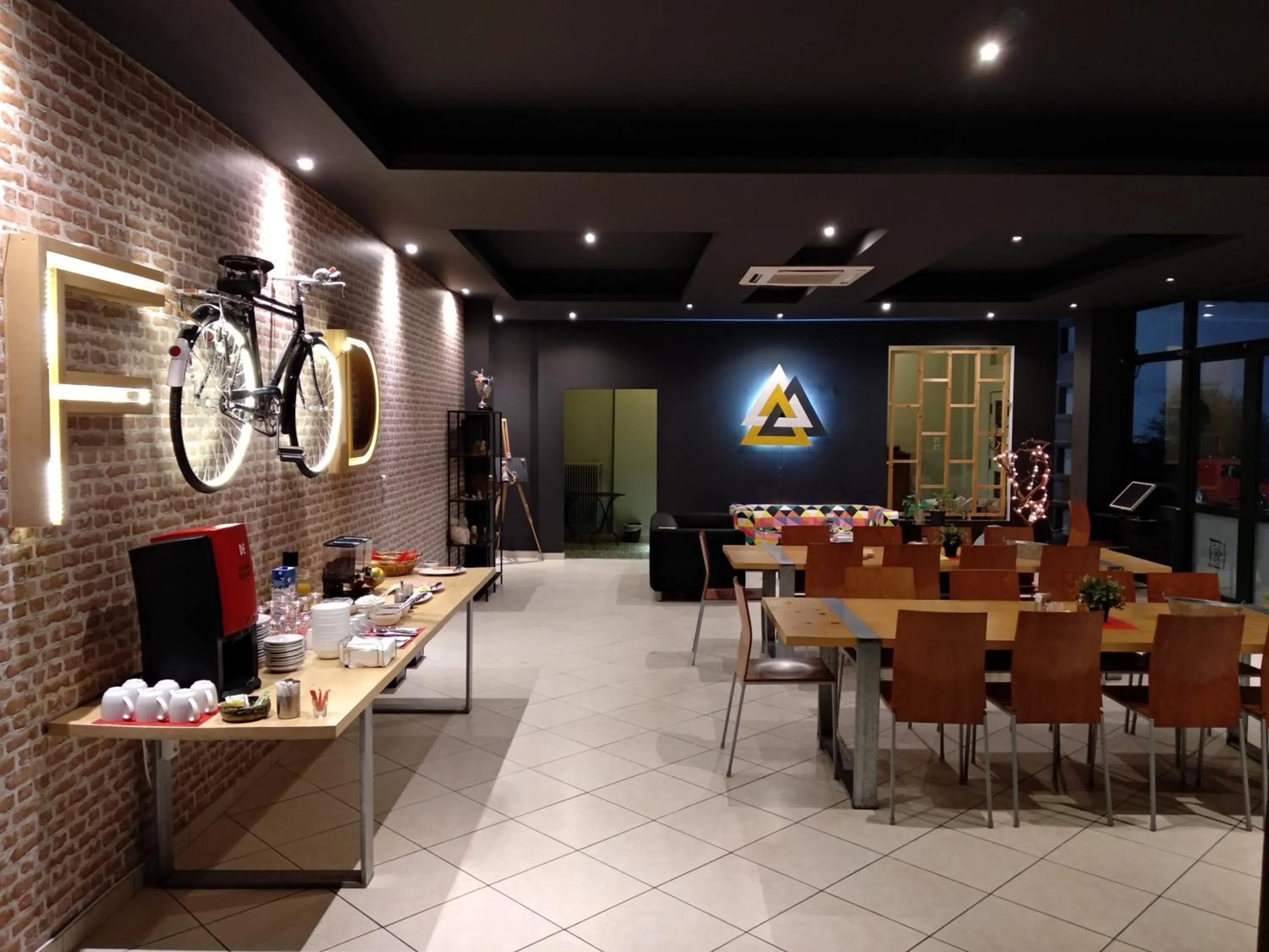 Communal lounge/ TV room in Leonidaion Guesthouse