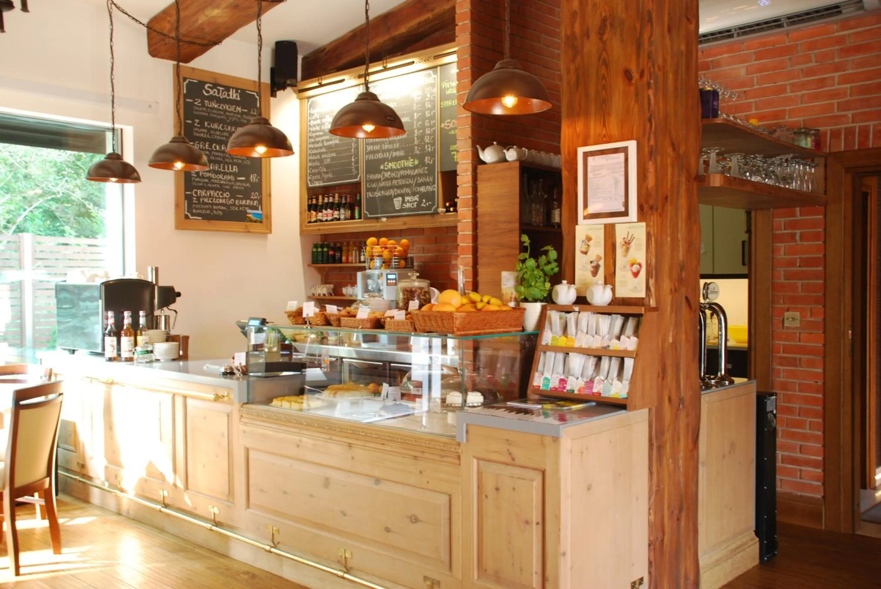 Restaurant/places to eat in Mevo Apartament - Apartamenty 4 -6 osobowe