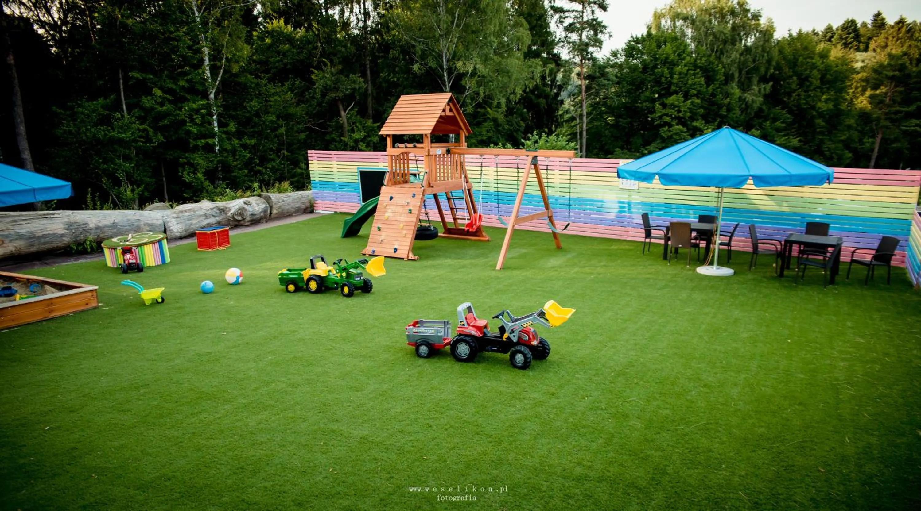 Children play ground in Mevo Apartament - Apartamenty 4 -6 osobowe