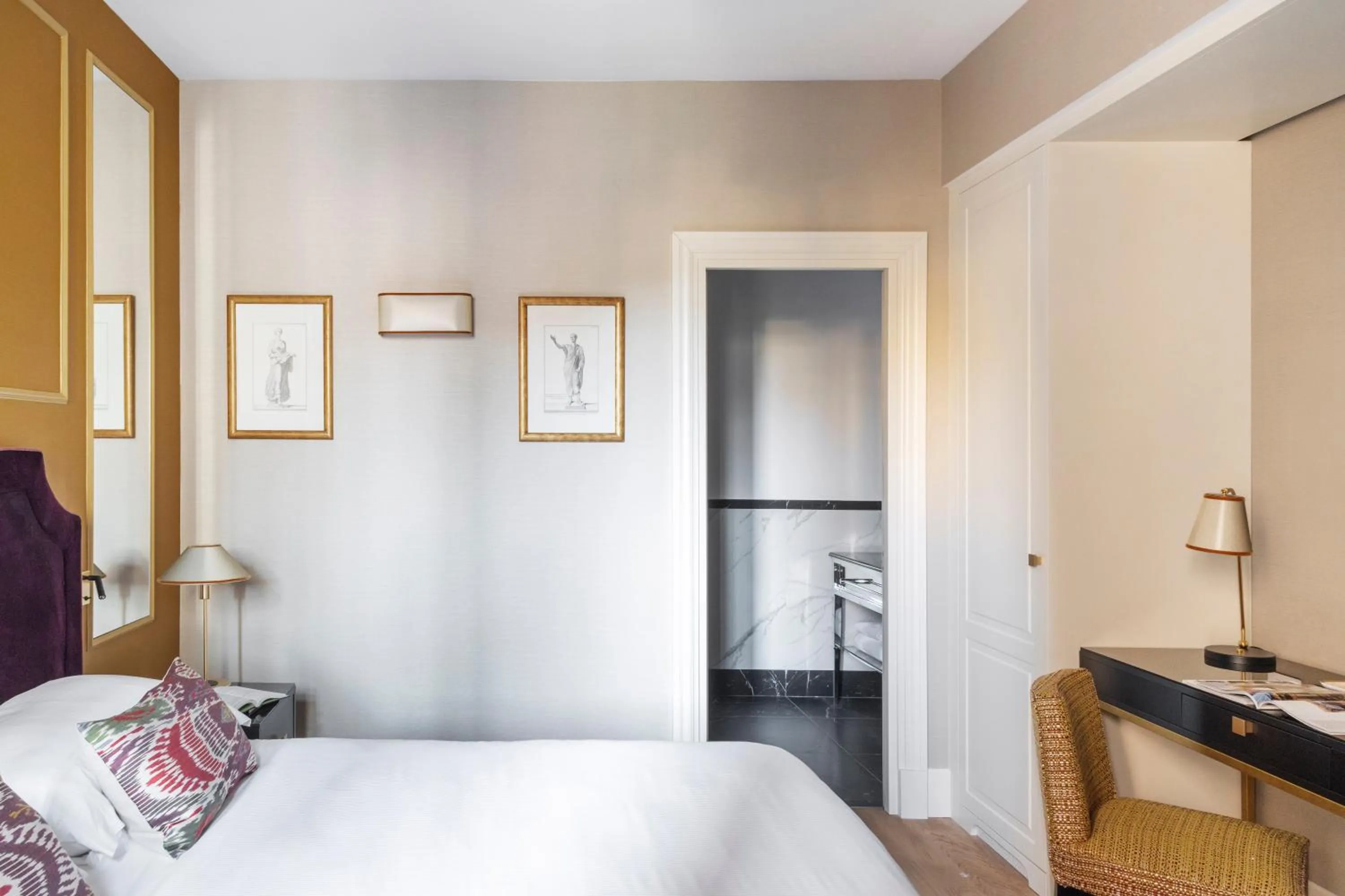 Bed in HOTEL ADRIANO Rooftop