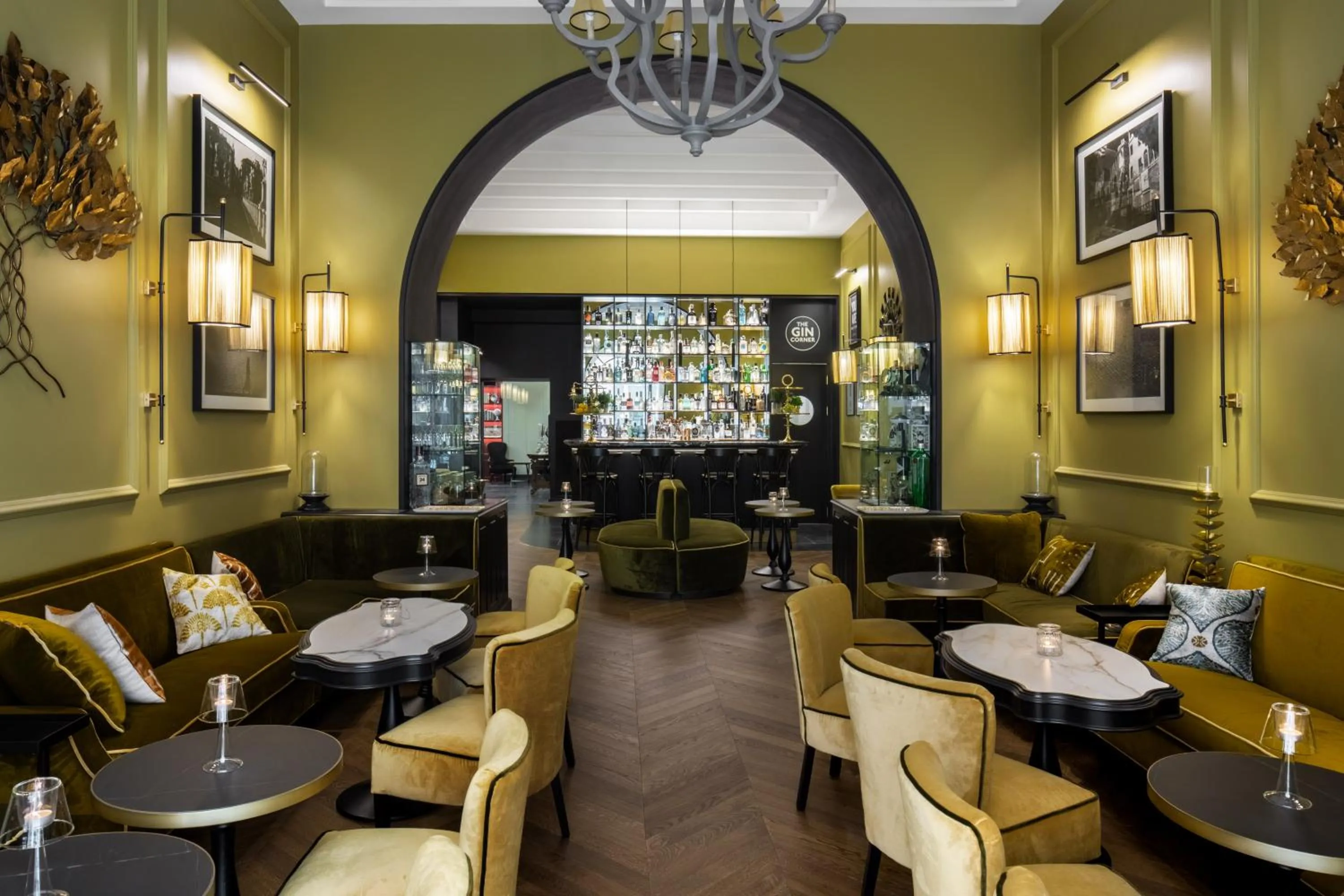 Lounge or bar in HOTEL ADRIANO Rooftop