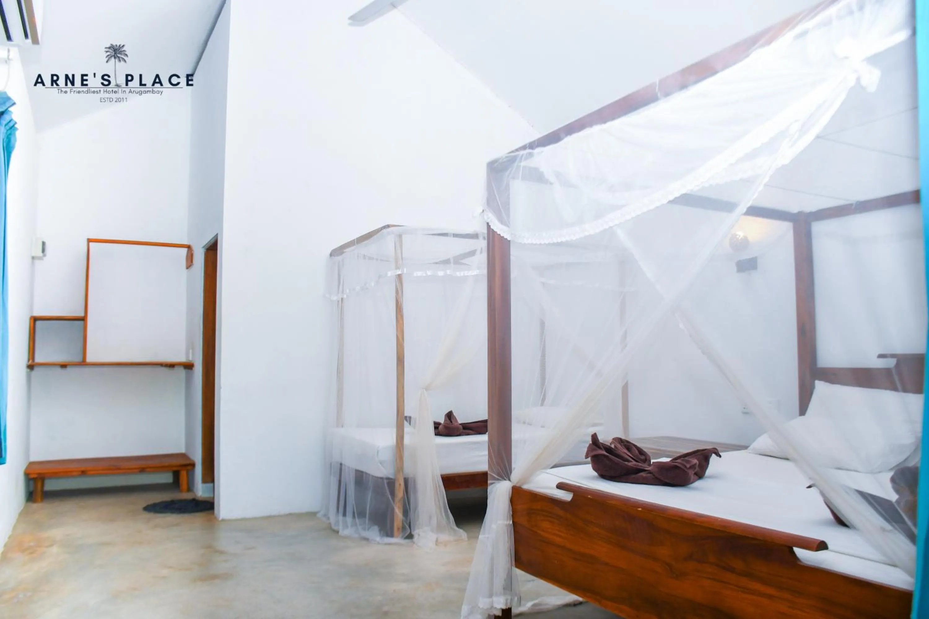 Shower, Bed in Arne's Place