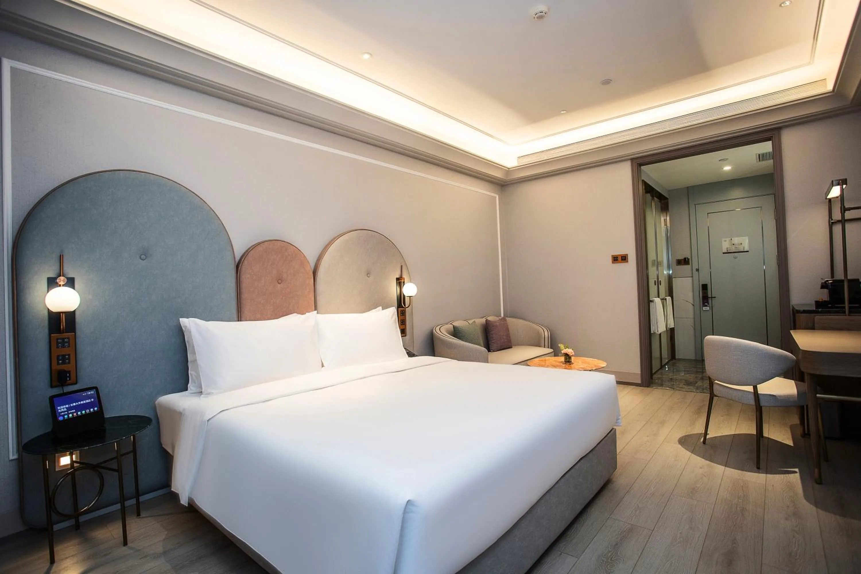 On site, Bed in Mercure Changchun Ziyou Road Dahua
