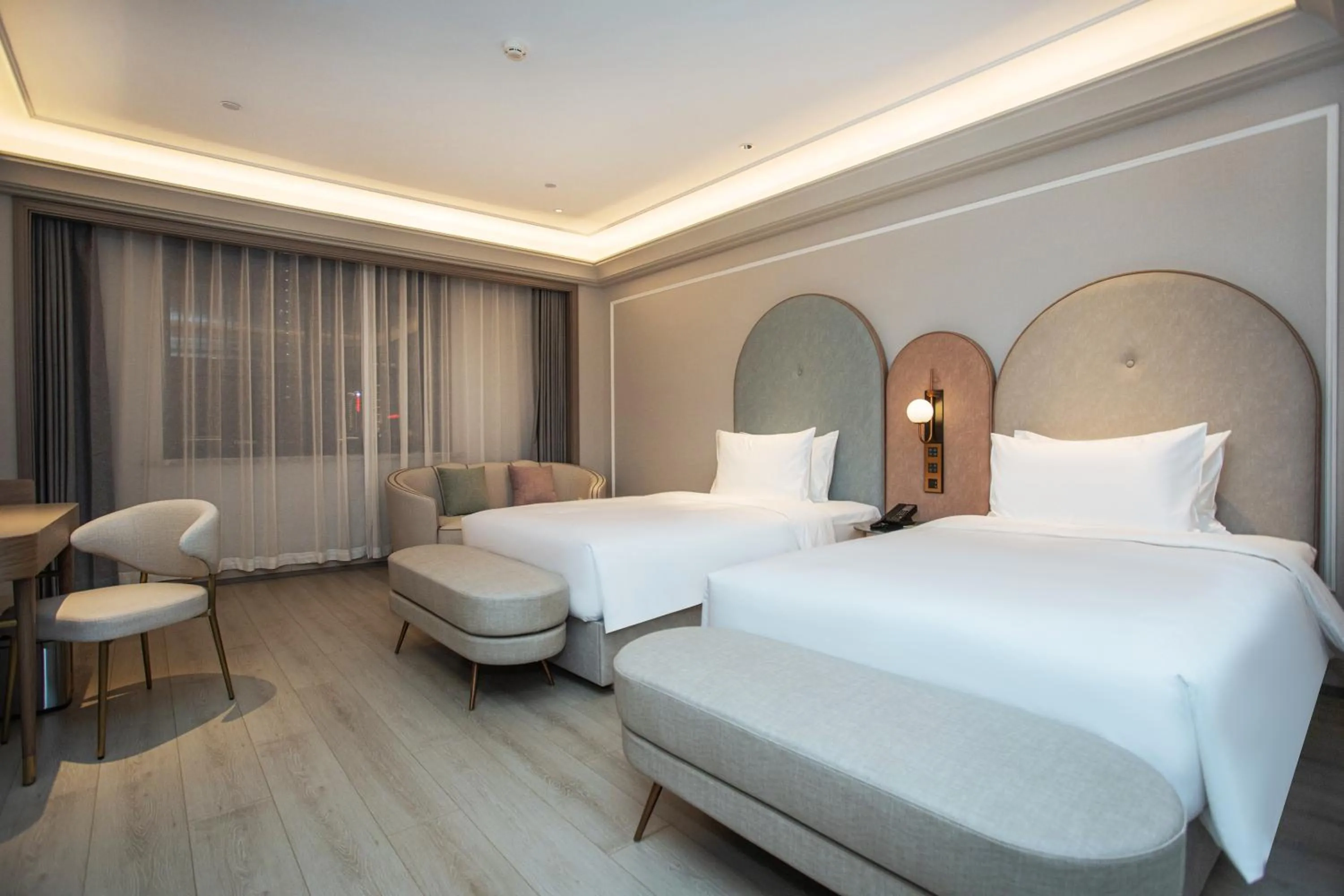 On site, Bed in Mercure Changchun Ziyou Road Dahua