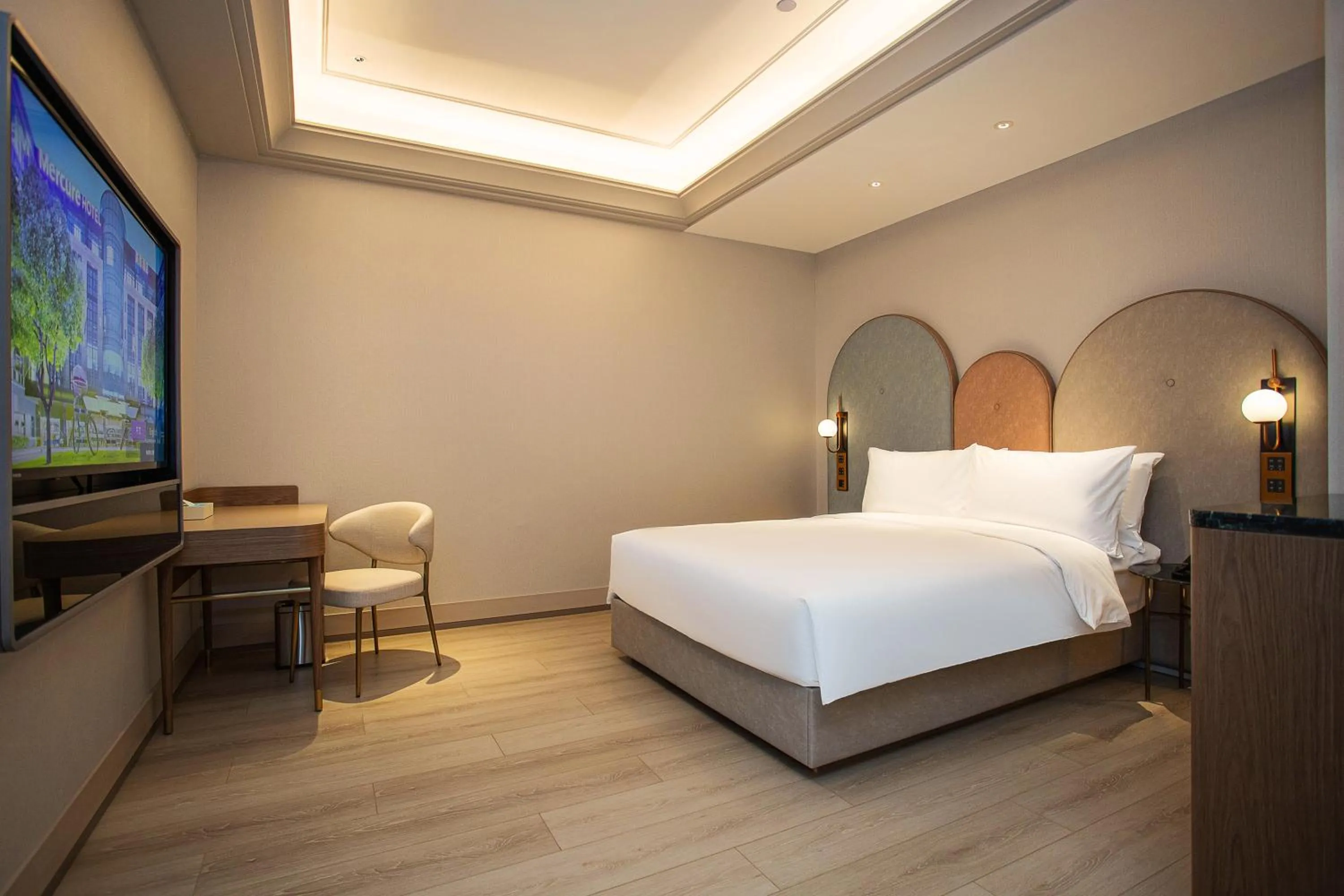 On site, Bed in Mercure Changchun Ziyou Road Dahua
