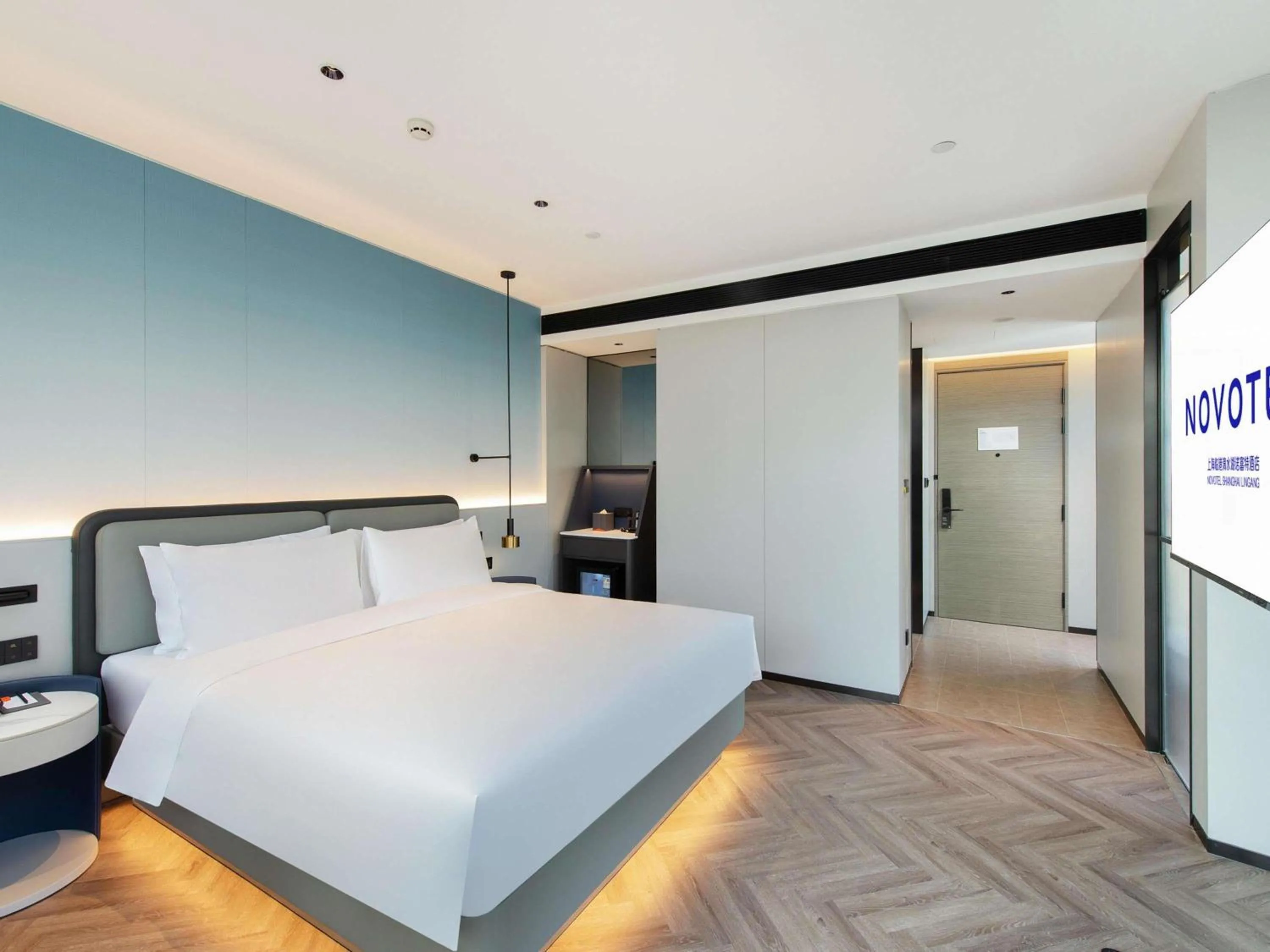 Bedroom, Bed in Novotel Shanghai Lingang