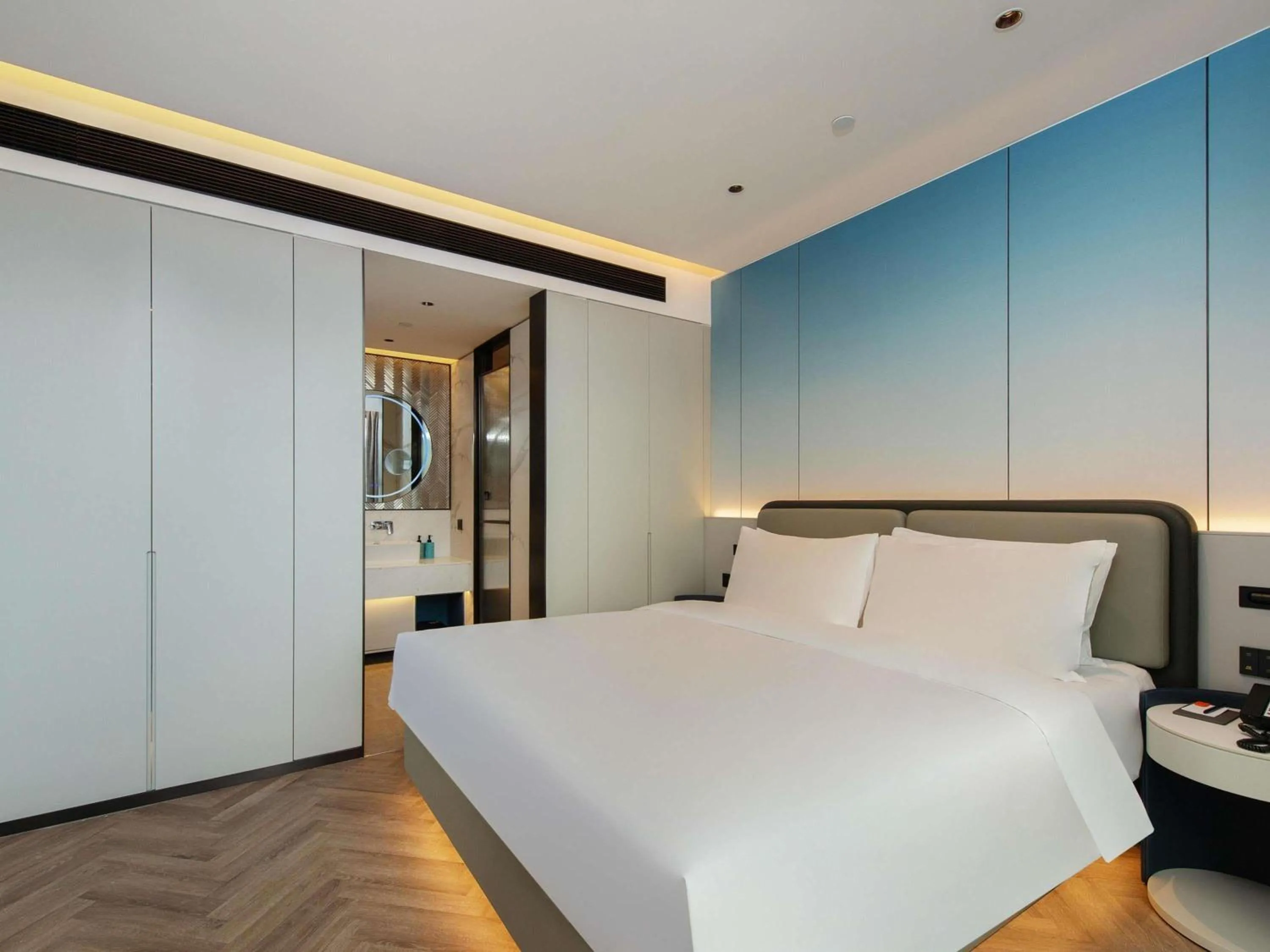 Bedroom, Bed in Novotel Shanghai Lingang