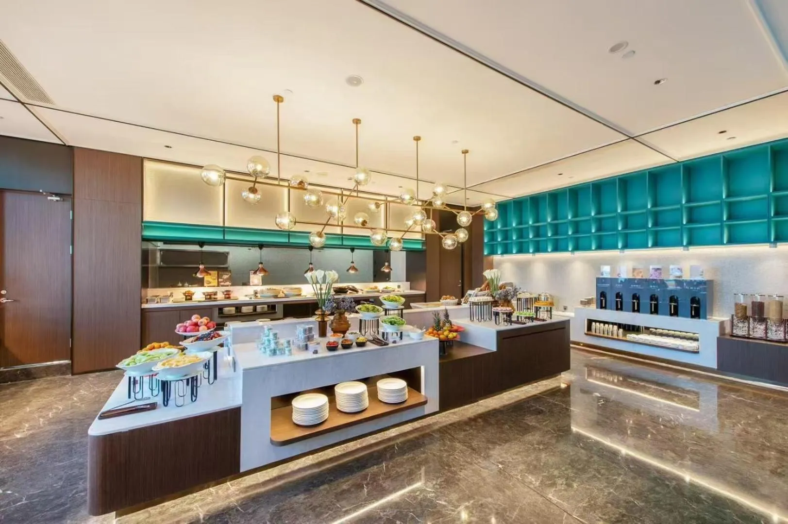 Restaurant/places to eat in Novotel Shanghai Lingang