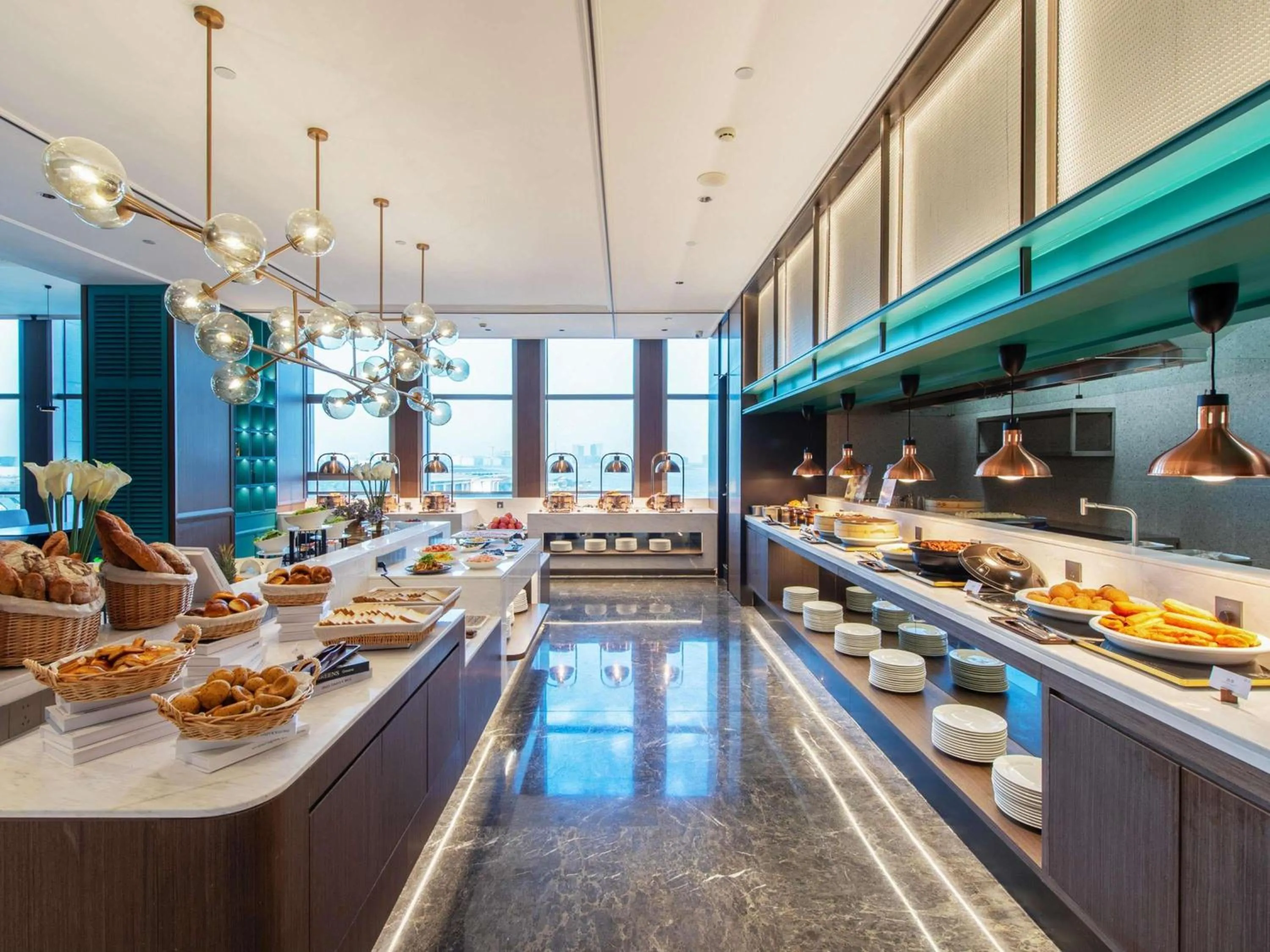 Restaurant/places to eat in Novotel Shanghai Lingang