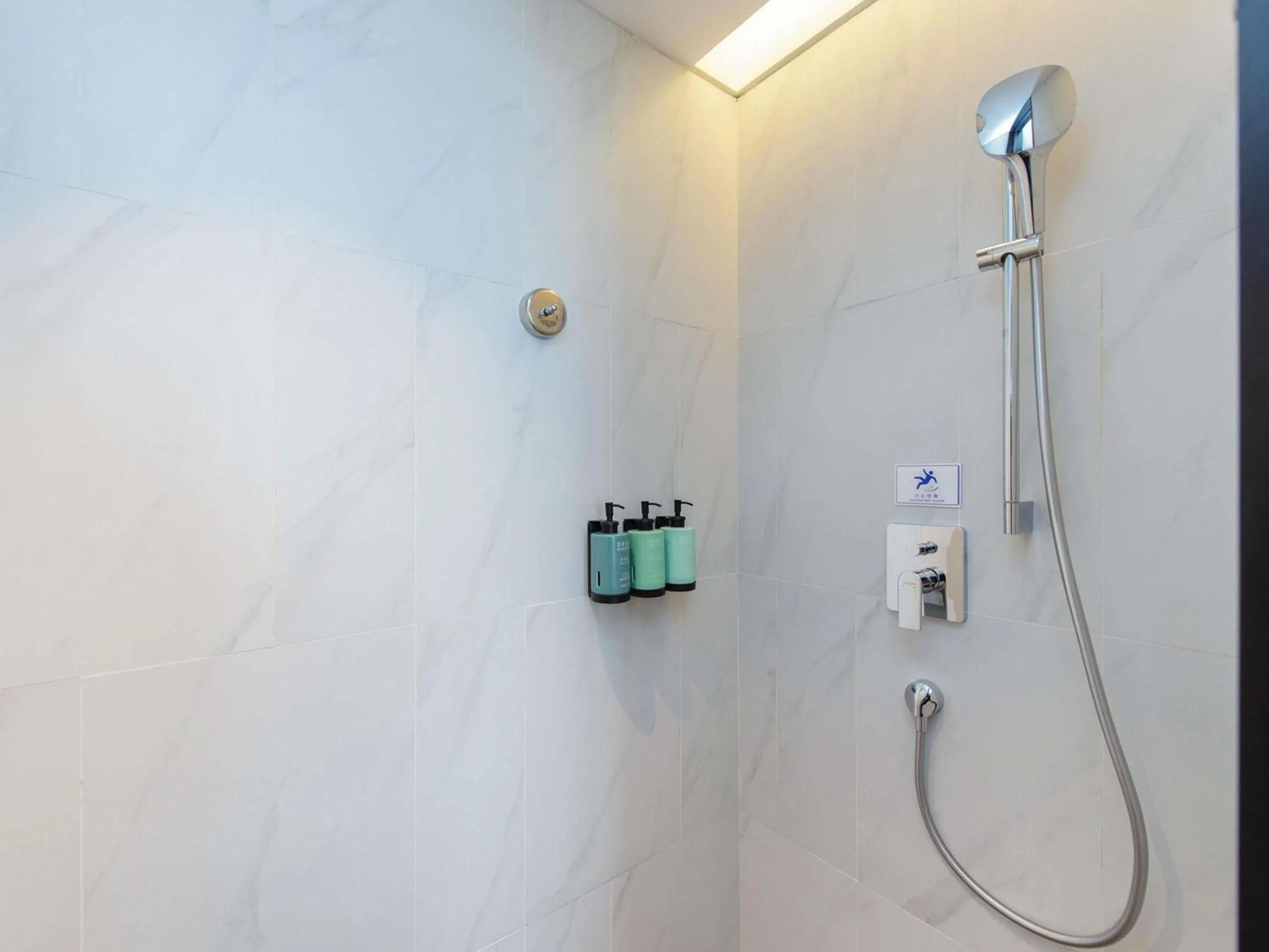 Bedroom in Novotel Shanghai Lingang