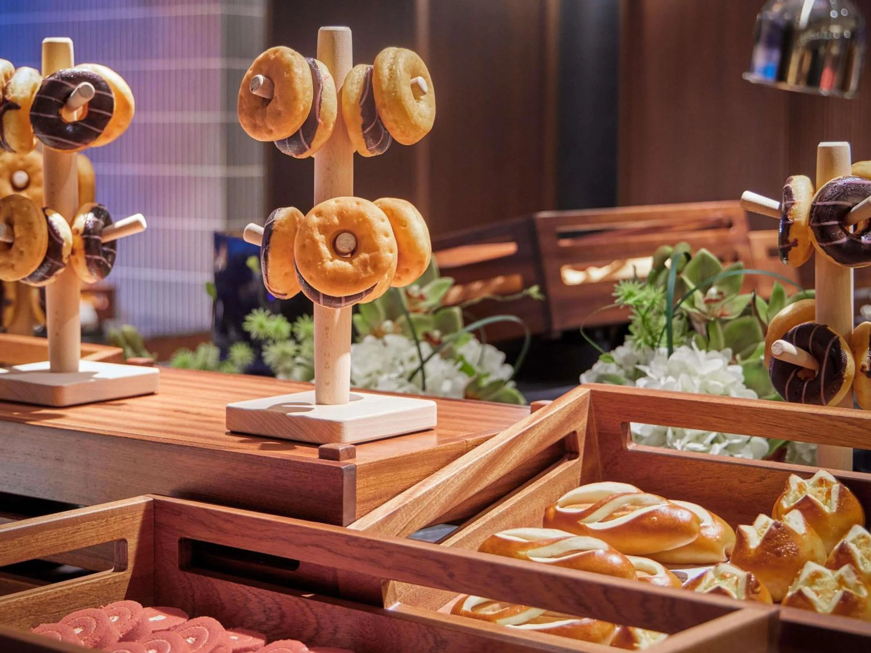 Restaurant/places to eat in Mercure Hefei City Hall Square