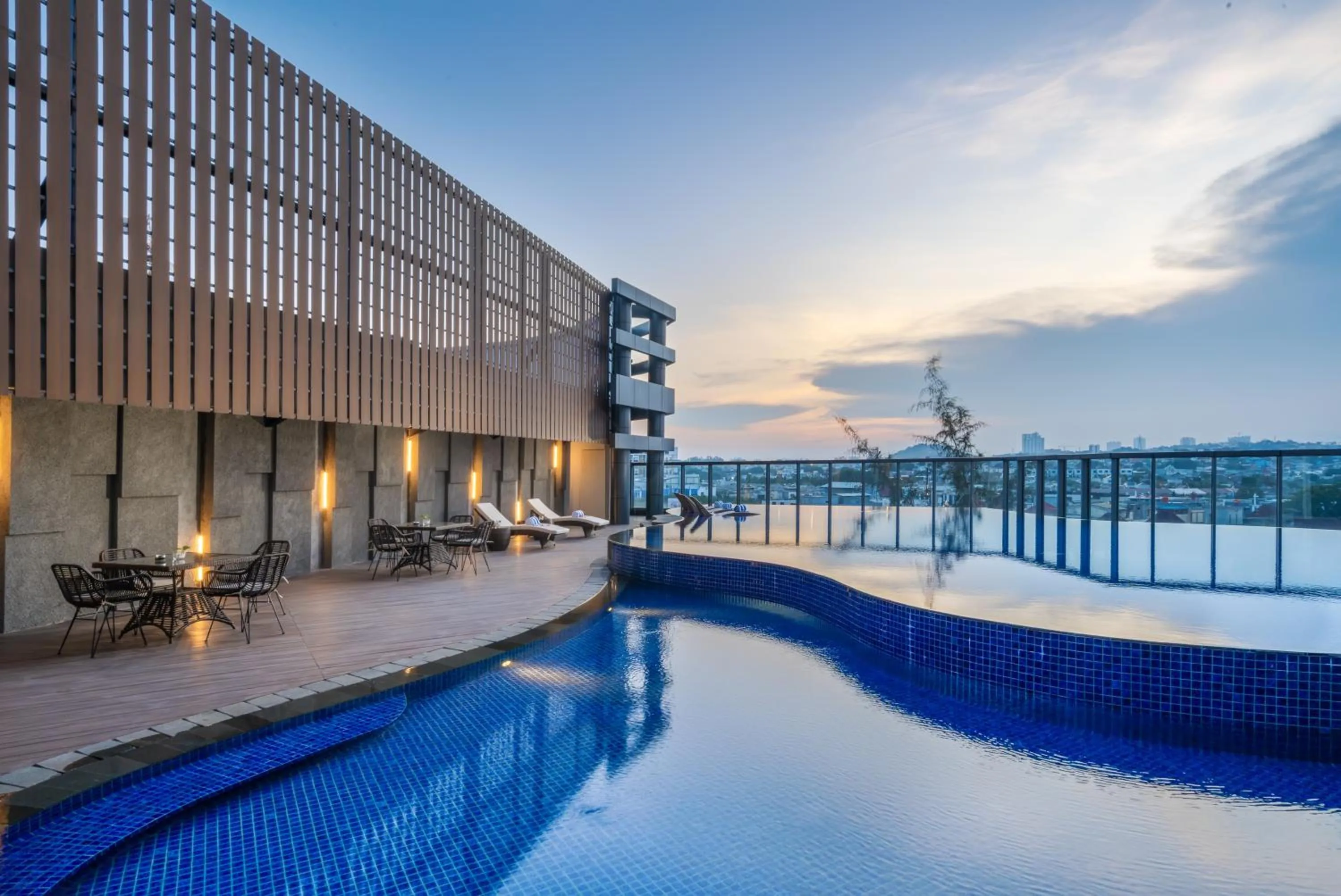  in Grand Mercure Batam Centre