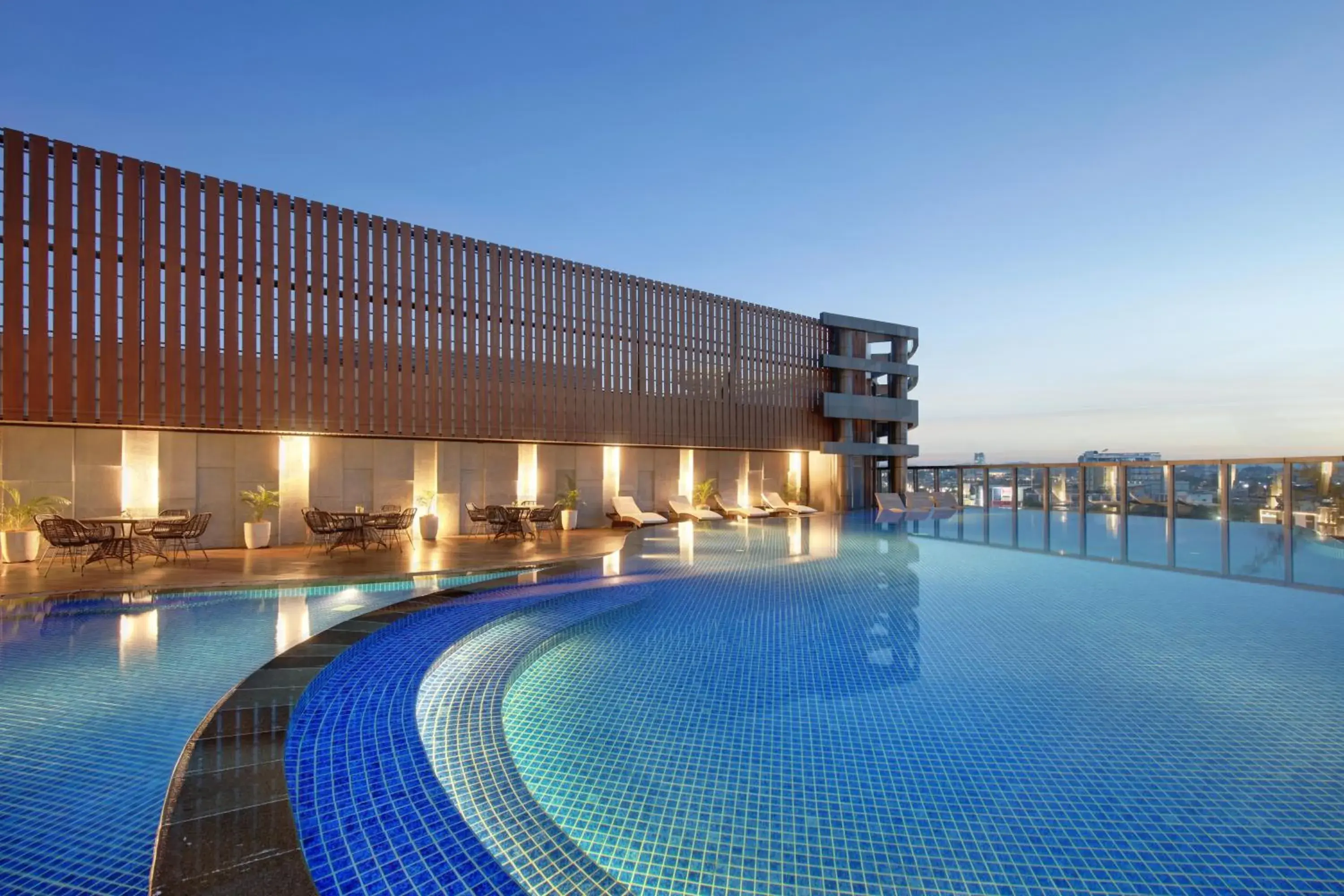 Swimming pool in Grand Mercure Batam Centre Swimming pool in Grand Mercure Batam Centre