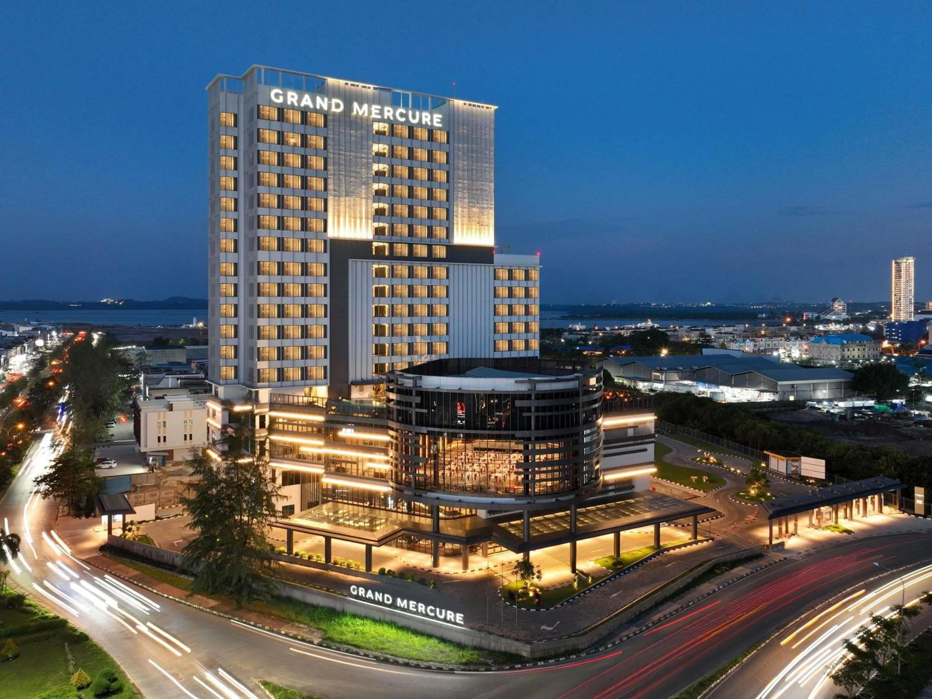 Property building in Grand Mercure Batam Centre